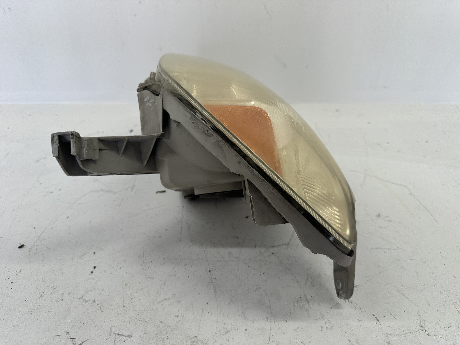 Headlight Damaged Left Driver LH 2004 2005 Toyota 4Runner TO2502146 OEM