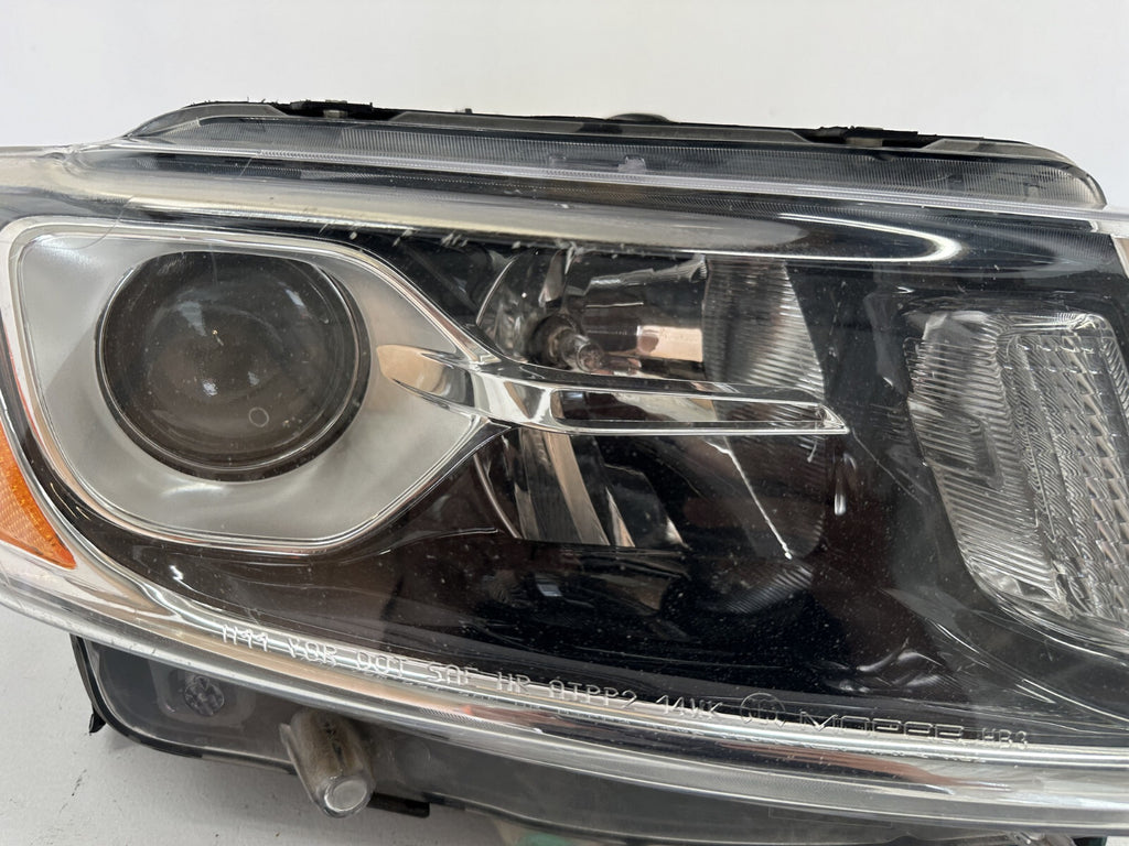 Headlight Damaged Passenger RH 2014 - 2016 Jeep Grand Cherokee 68236108AC OEM