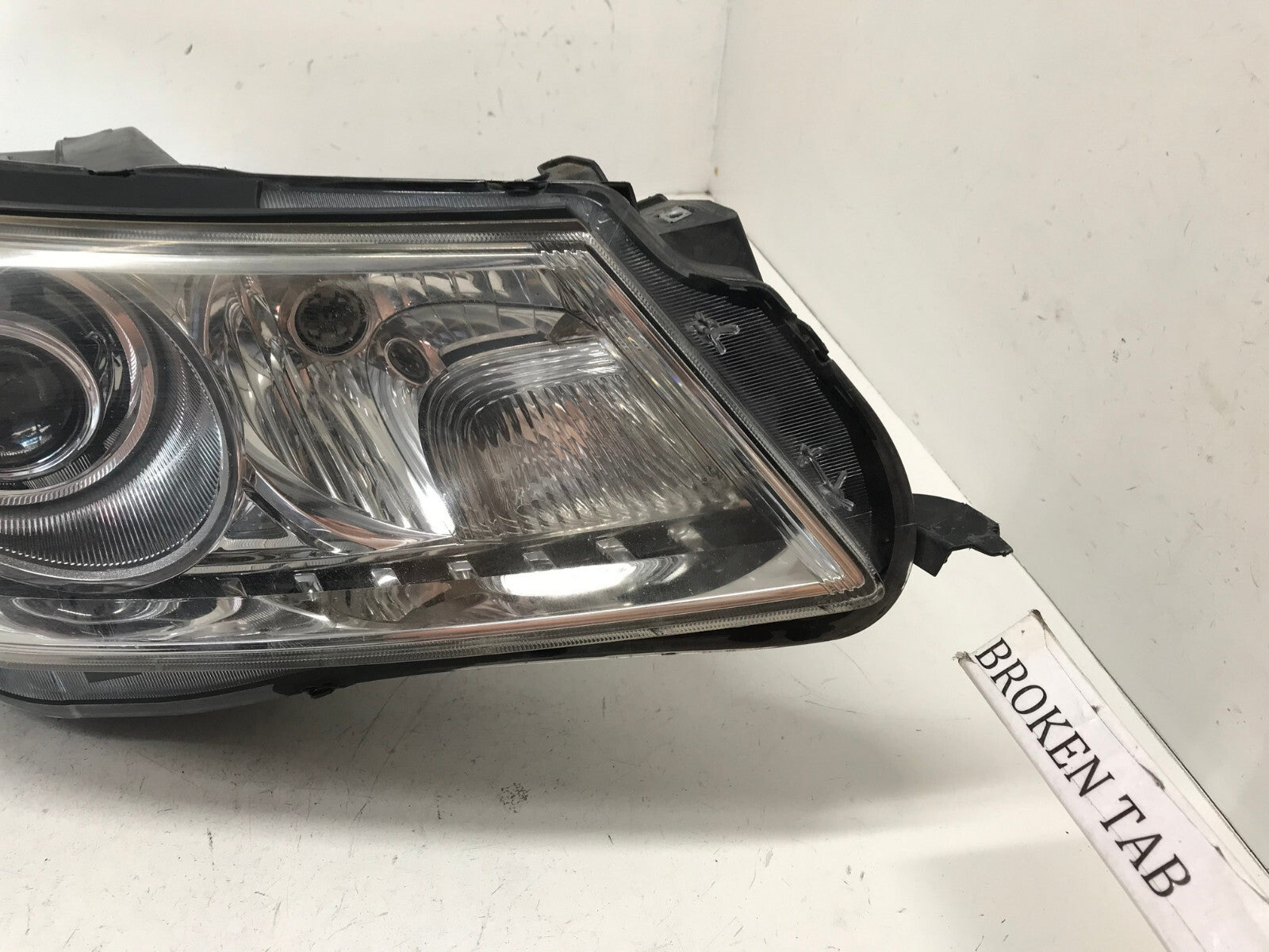 Headlight Damaged Right RH Passenger 2010-2013 Buick Lacrosse 22743219 OEM