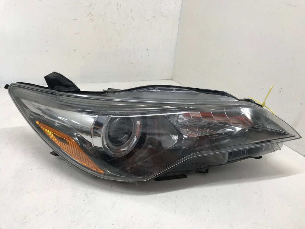 Halogen Headlight Damaged Passenger RH Right Side Toyota Camry 2015-2017 OEM2