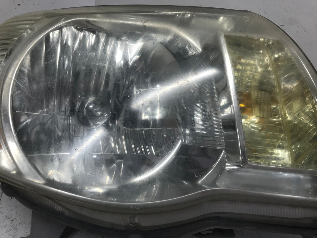 Headlight Damaged passenger RH 05-11 Toyota Tacoma Pickup Truck 81110-04160 OEM