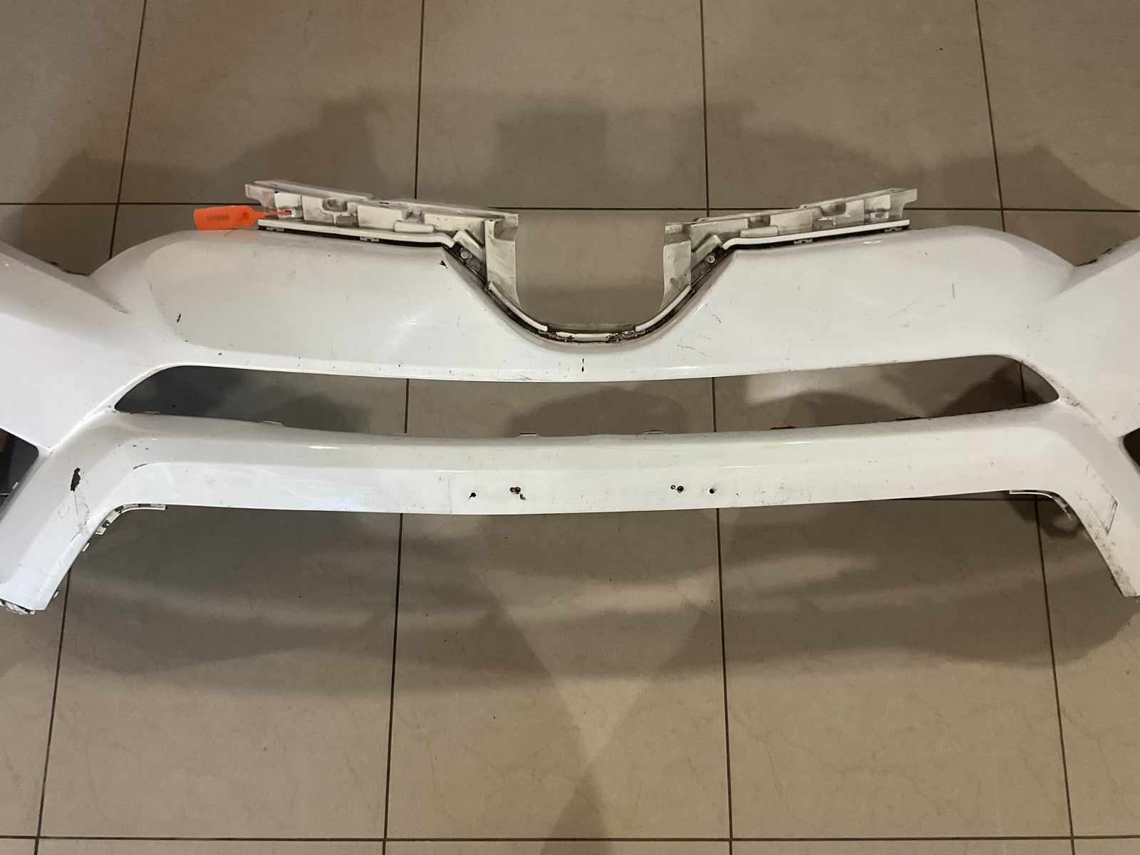 Front Bumper Cover White Toyota RAV4 2016-2018 52119+0r150 OEM