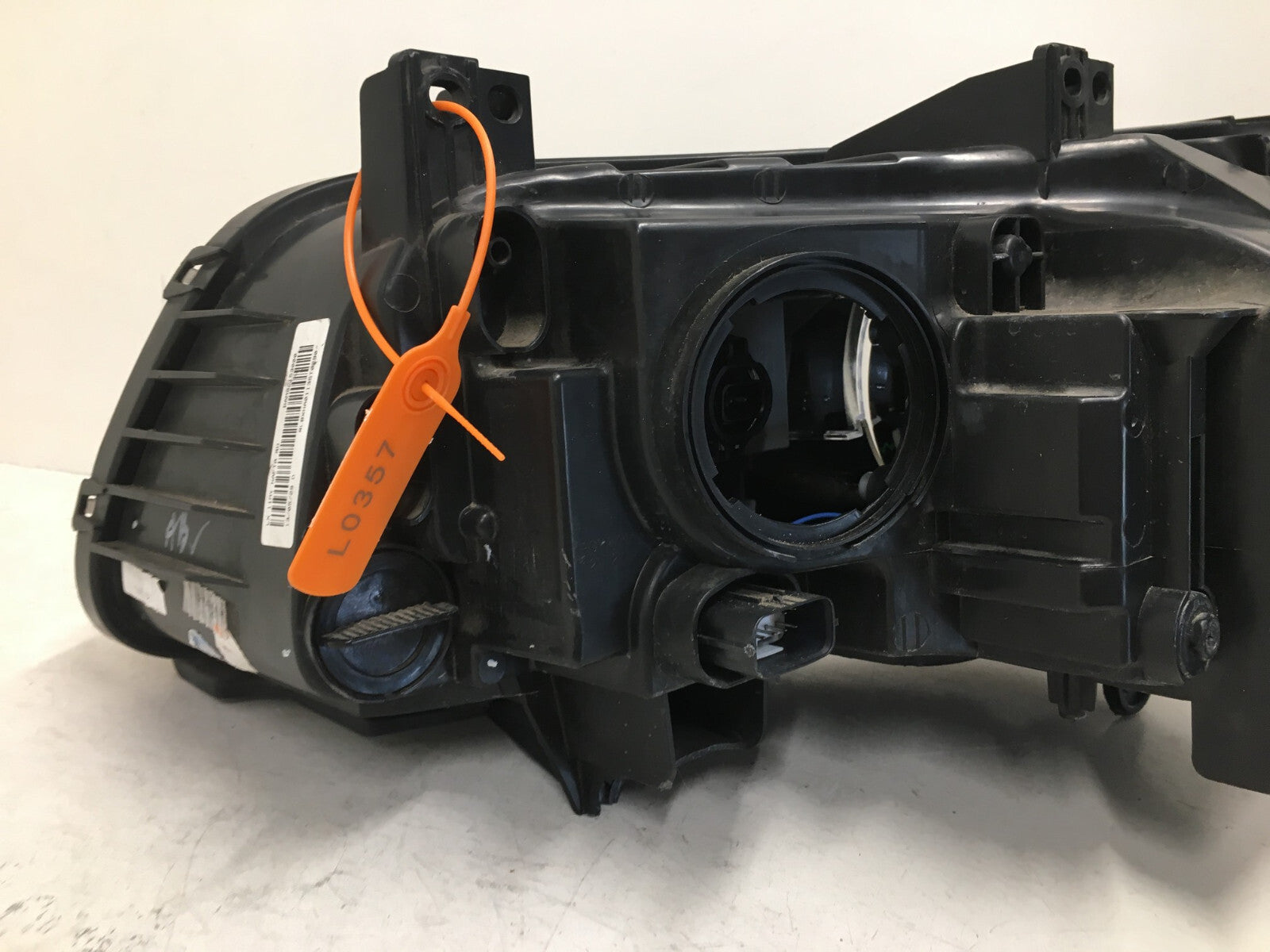 Halogen Led Headlight Damaged RH Passenger Chrysler 2011-2014 BAM92153000 OEM