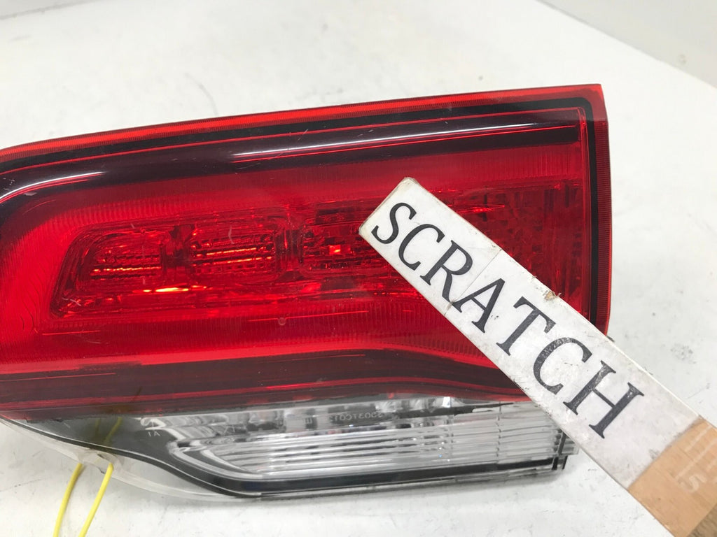 Tail light Damaged Passenger RH 14-21 Jeep Grand Cherokee SRT 68142944AF OEM