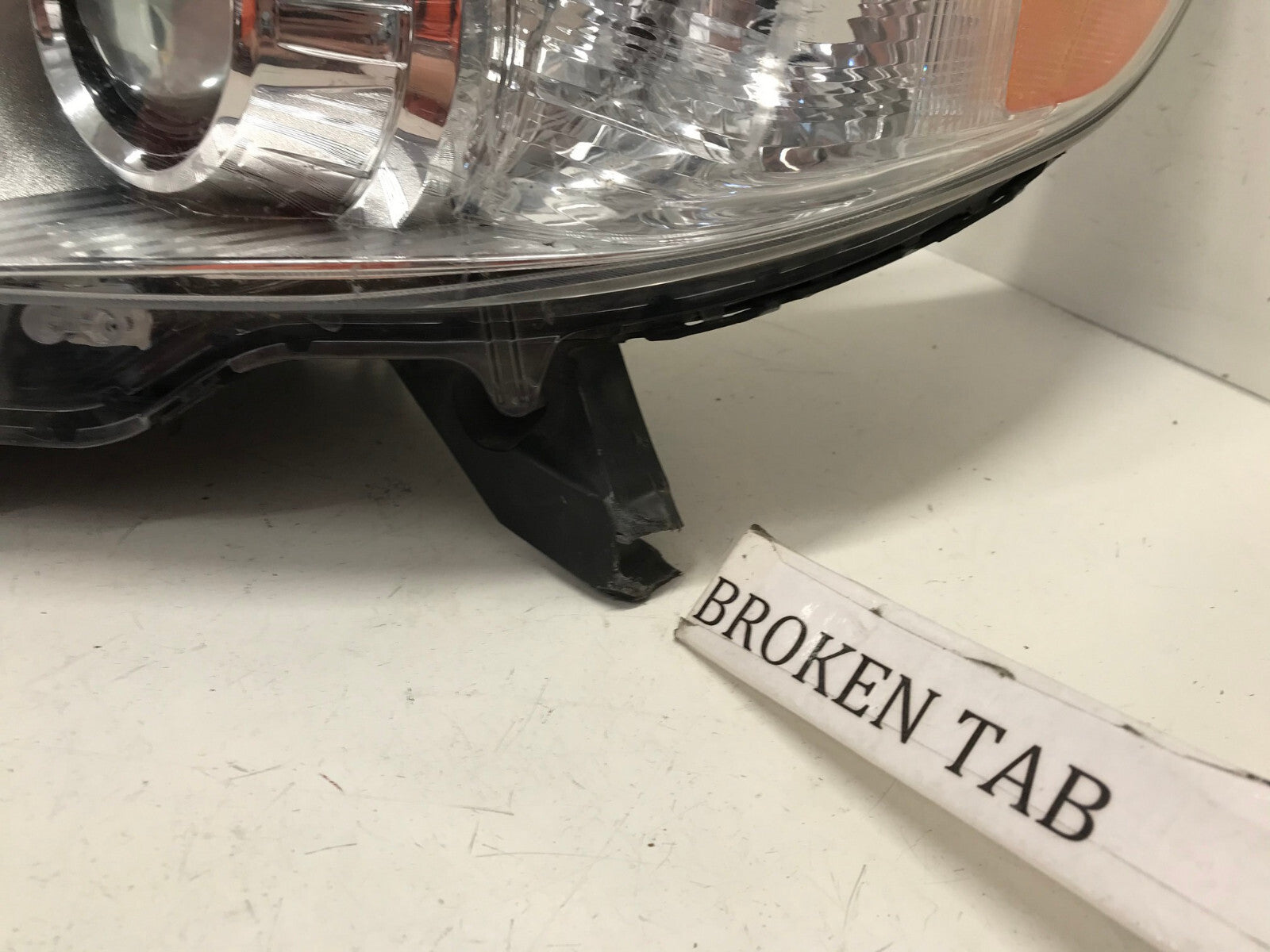 Halogen Headlight Damaged lamp Driver LH Toyota Sienna 11-20 81150-08030 OEM2