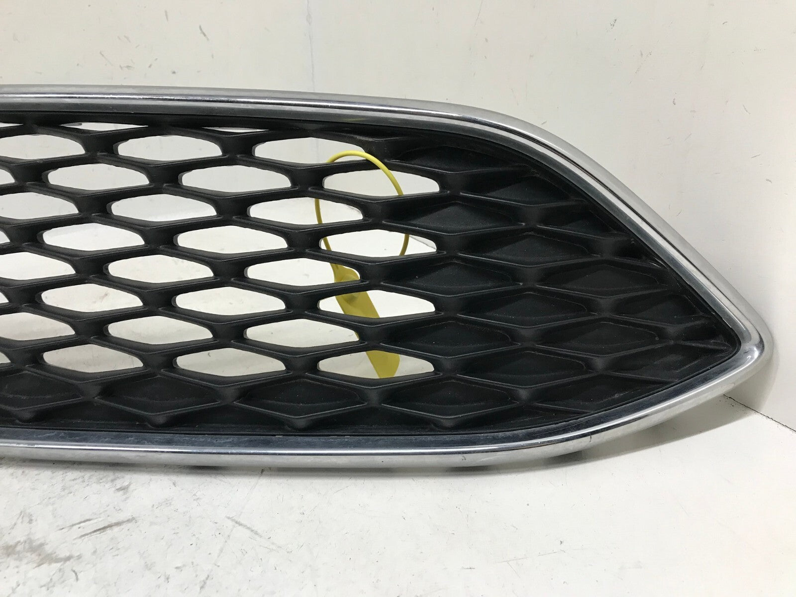 Grill Grille 2015 2016 2017 2018 Ford Focus F1EB-8200-BAW OEM
