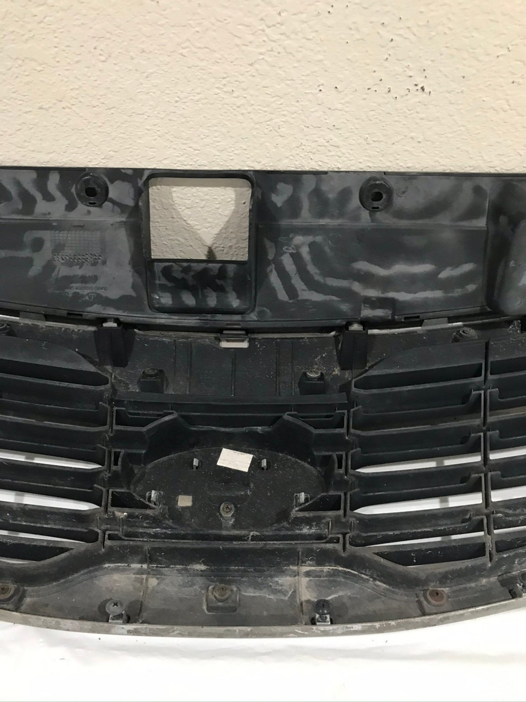Grill Grille 2011-2012 Kia Sportage 26352-3W000 OEM