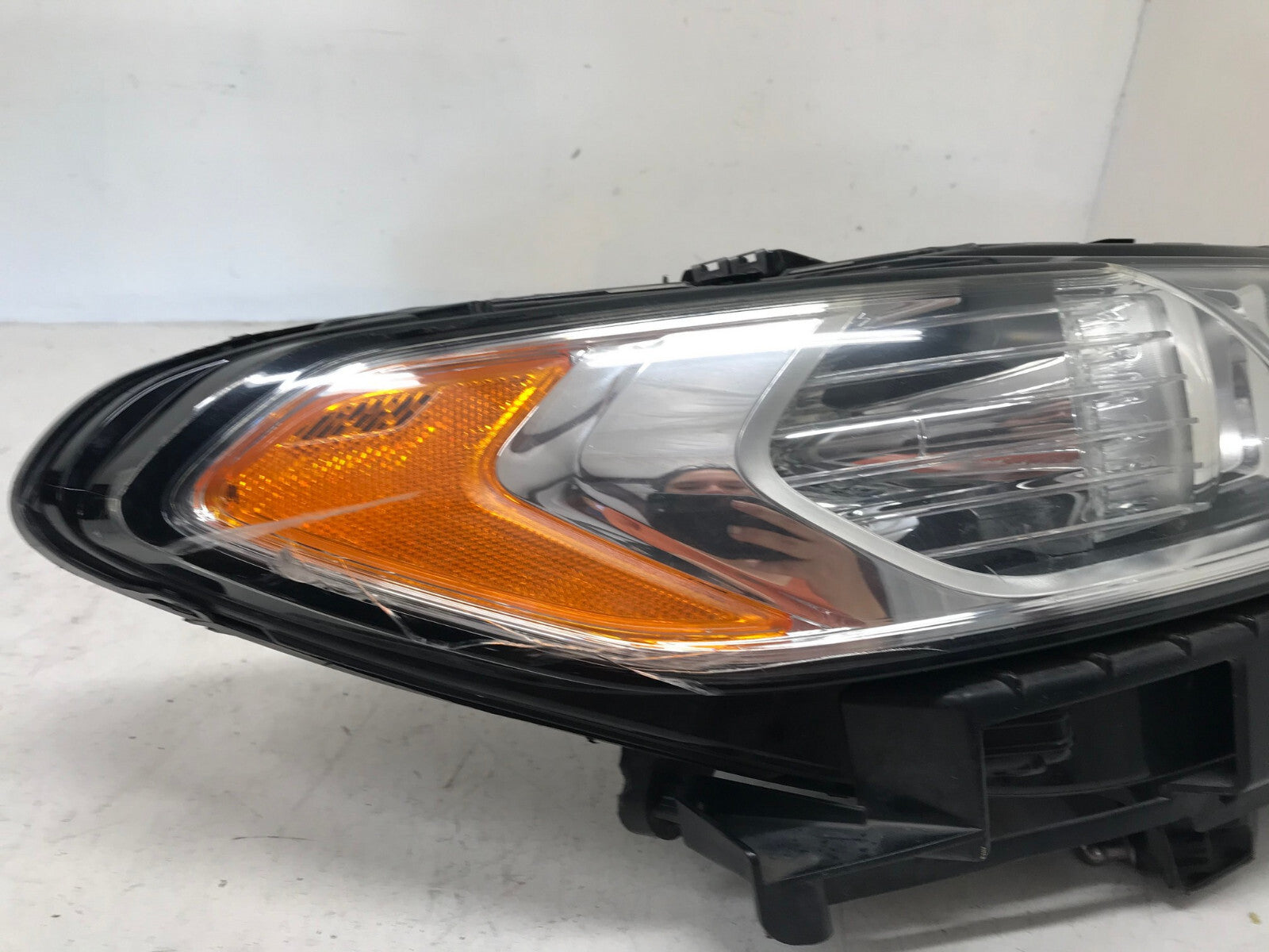 Headlight Damaged RH Right Ford Fusion 2013 2014 2015 2016 DS73-13W029-CD OEM