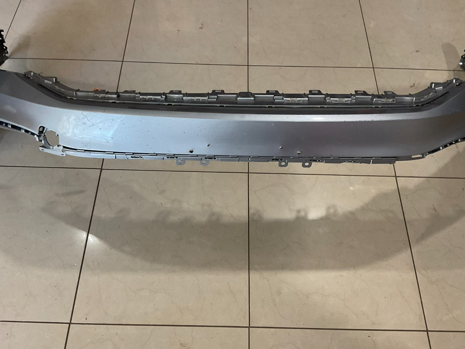 Front Bumper Cover Silver 2022 2023 Volkswagen Tiguan 5nn+807+221 OEM