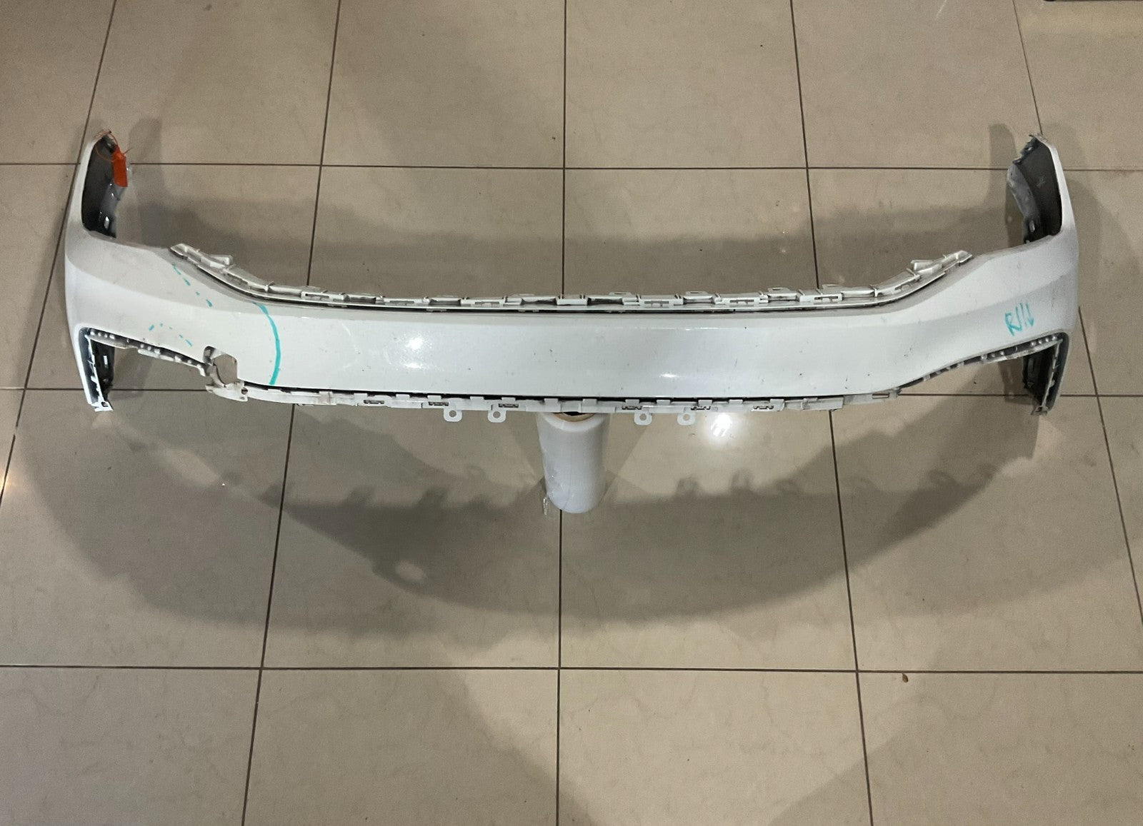 Front Bumper Cover White 2022 2023 Volkswagen Tiguan 5nn+807+221+b OEM