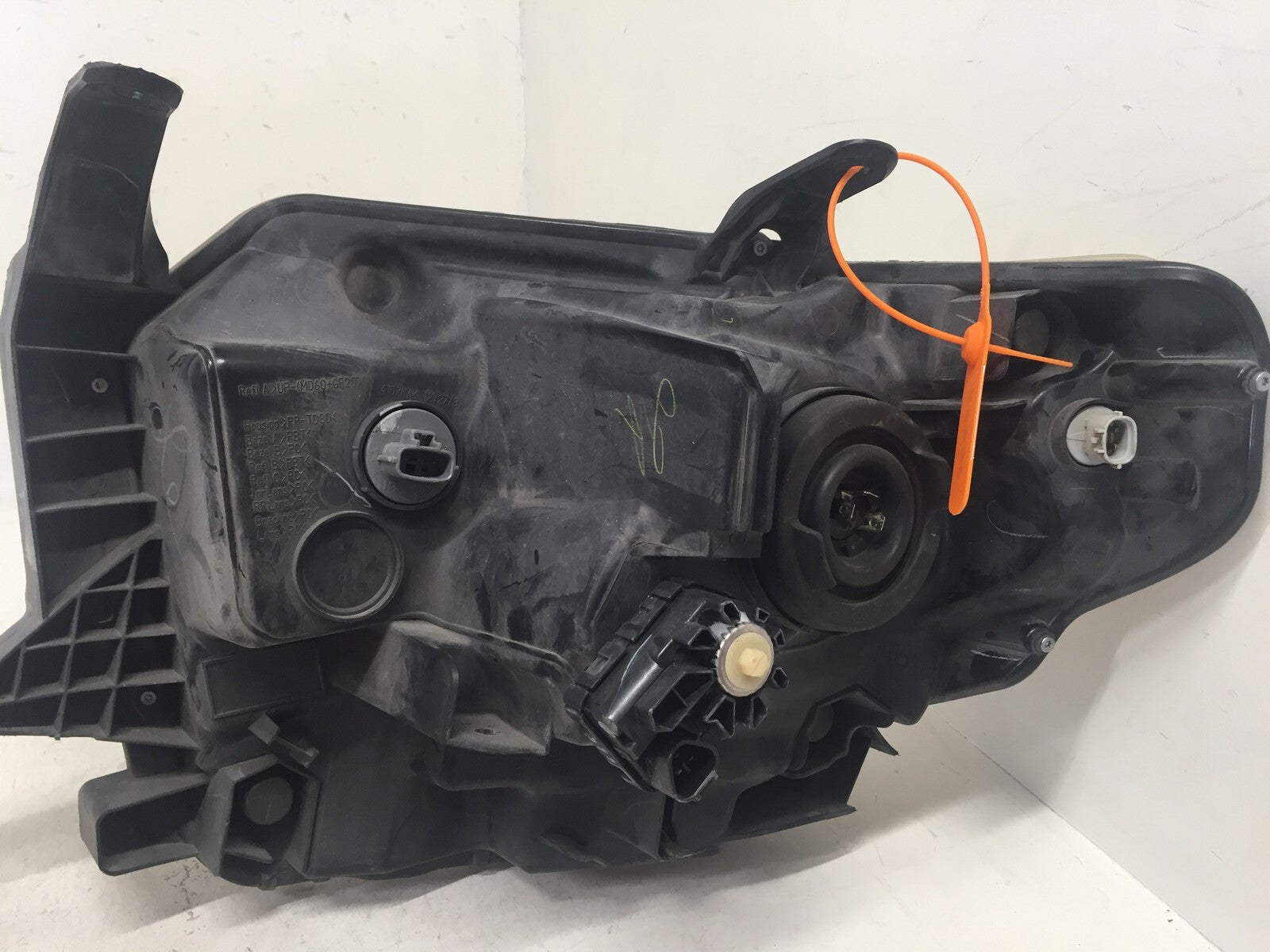 Headight Right Side RH Toyota Tundra 2014-2017 81110-0C101 OEM