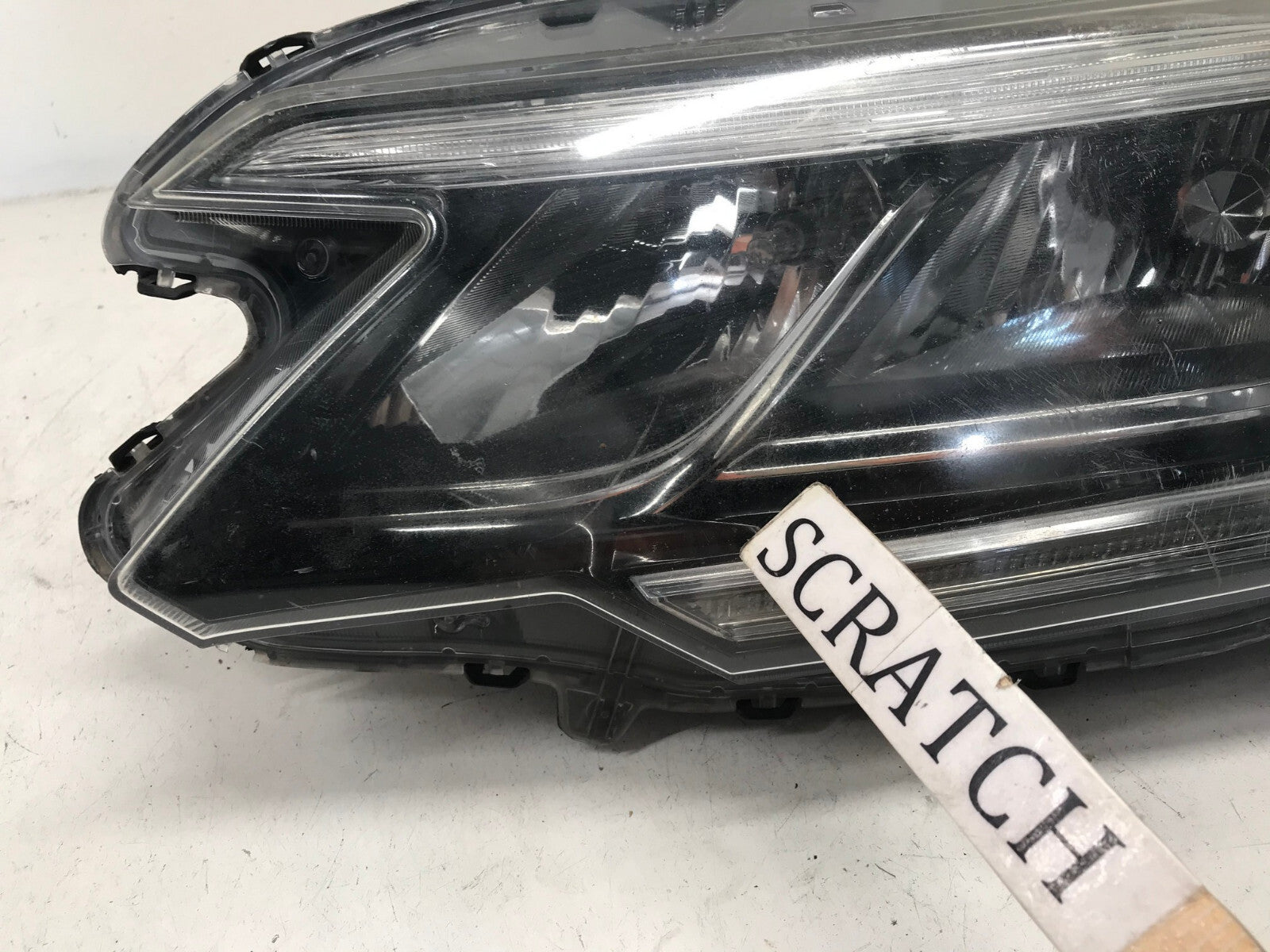 Headlight Damaged Left Driver LH Honda CR-V LX SUV 2015-2016 33150T1WA11 OEM