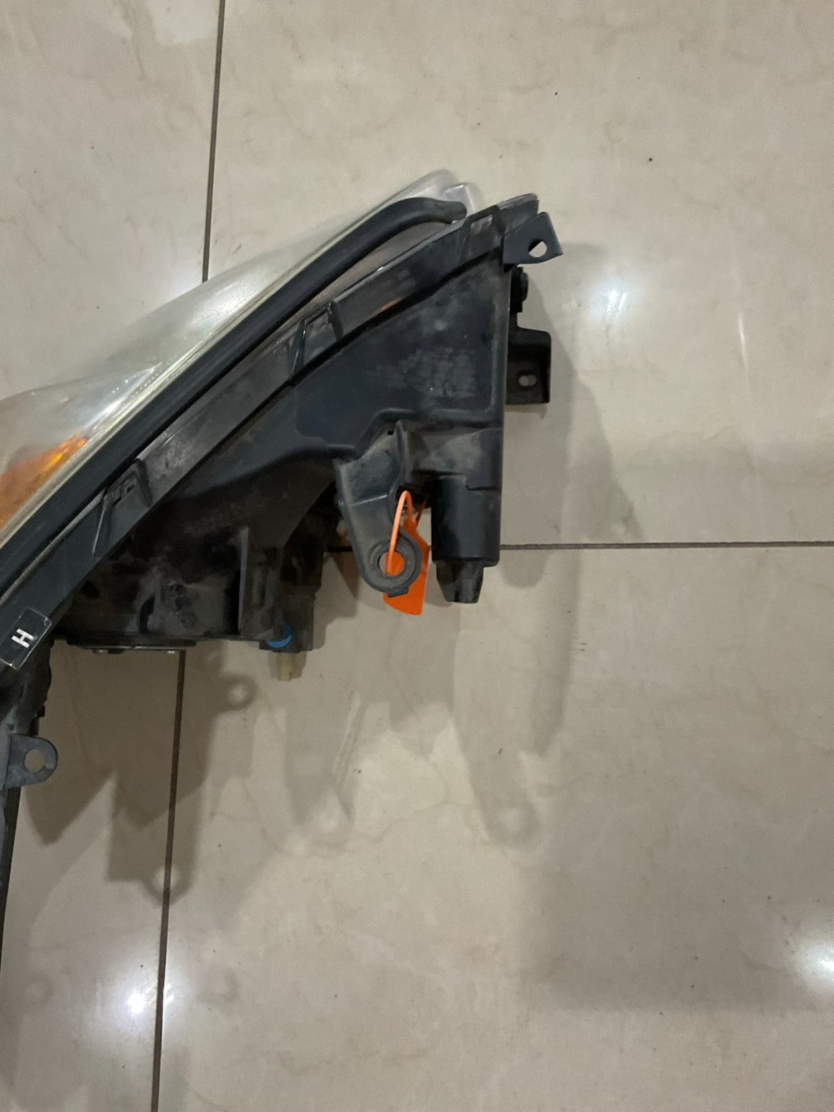 Headlight Left Driver LH 2009-2012 Toyota RAV4 81150+0r010 OEM