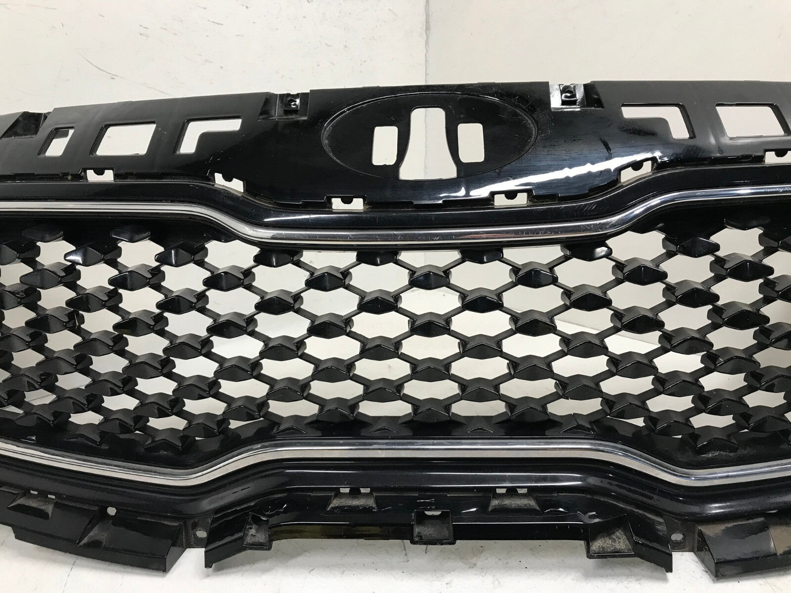 Grill Grille Kia Sportage 2017 - 2019 86352-D9010 OEM