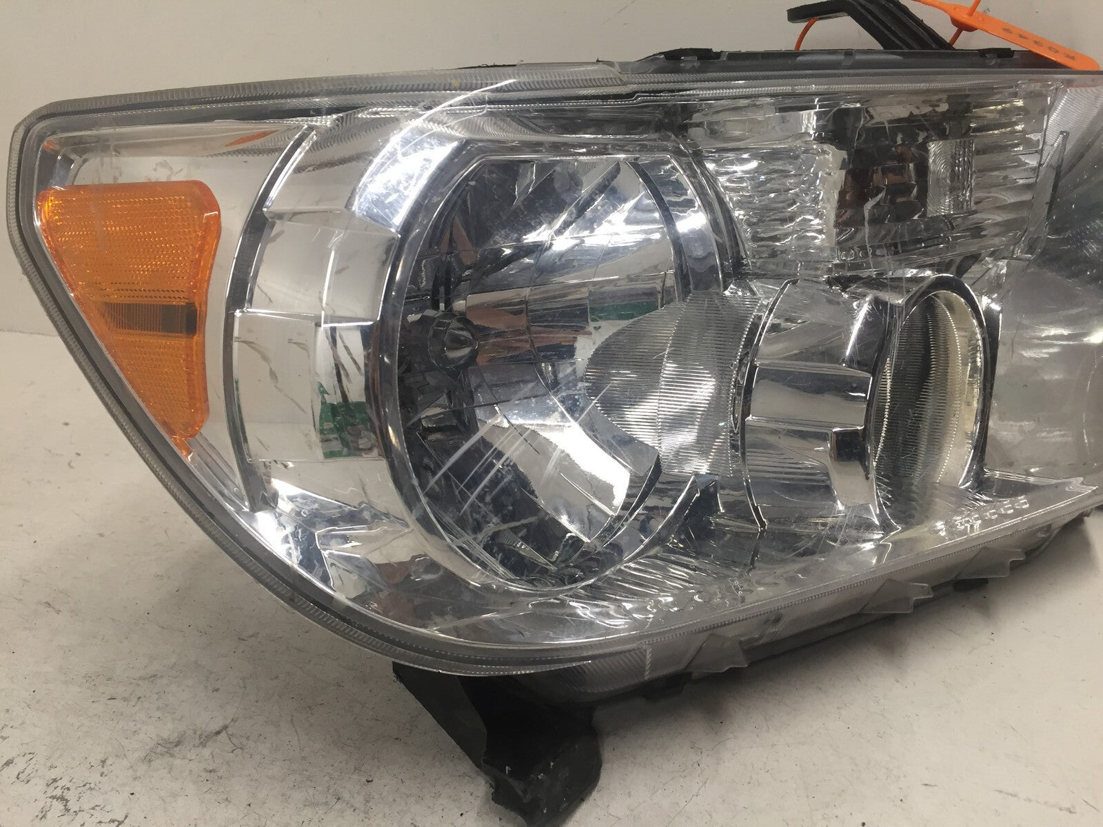 Headlight Damaged Lamp Right RH 2007-2013 Toyota Tundra 2008 2017 Sequoia OEM