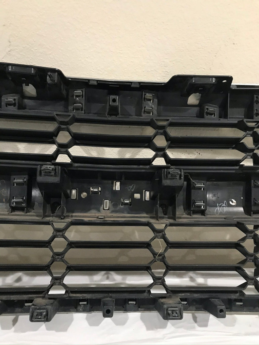 Grill Grille 2017-2019 Cadillac XT5 23383607 OEM