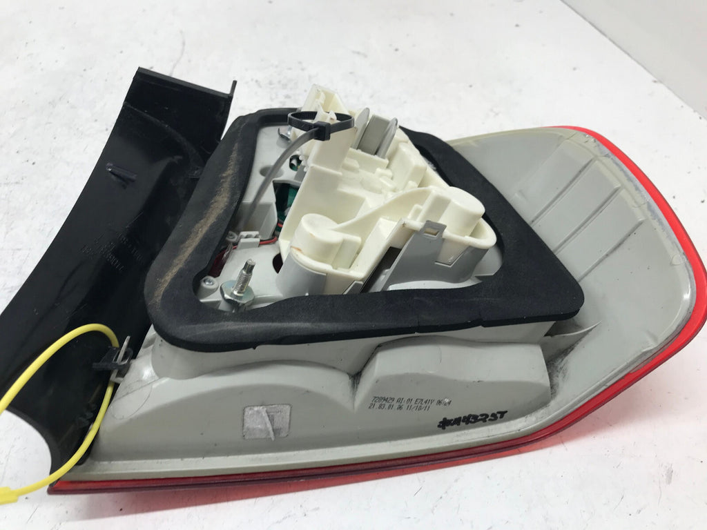 Tail light Damaged Driver LH BMW 3 Series E90 Sedan 2009 2010 2011 21839014 OEM