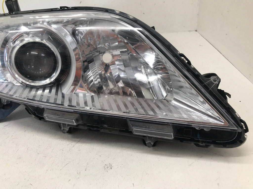 Headlight Damaged Passenger Right RH Toyota Sienna 2011-2013 8111008032 OEM