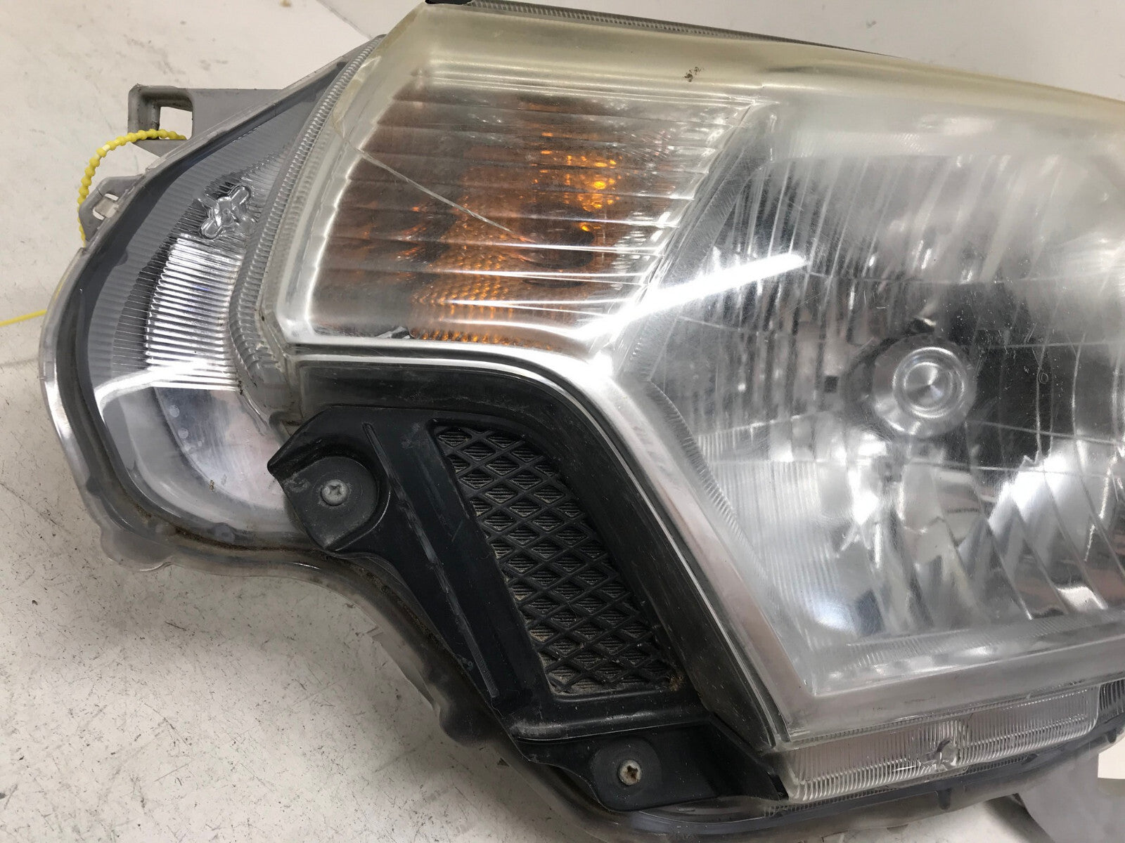 Headlight Damaged Left LH Driver Toyota Tacoma 2012 2015 81150-04180 OEM