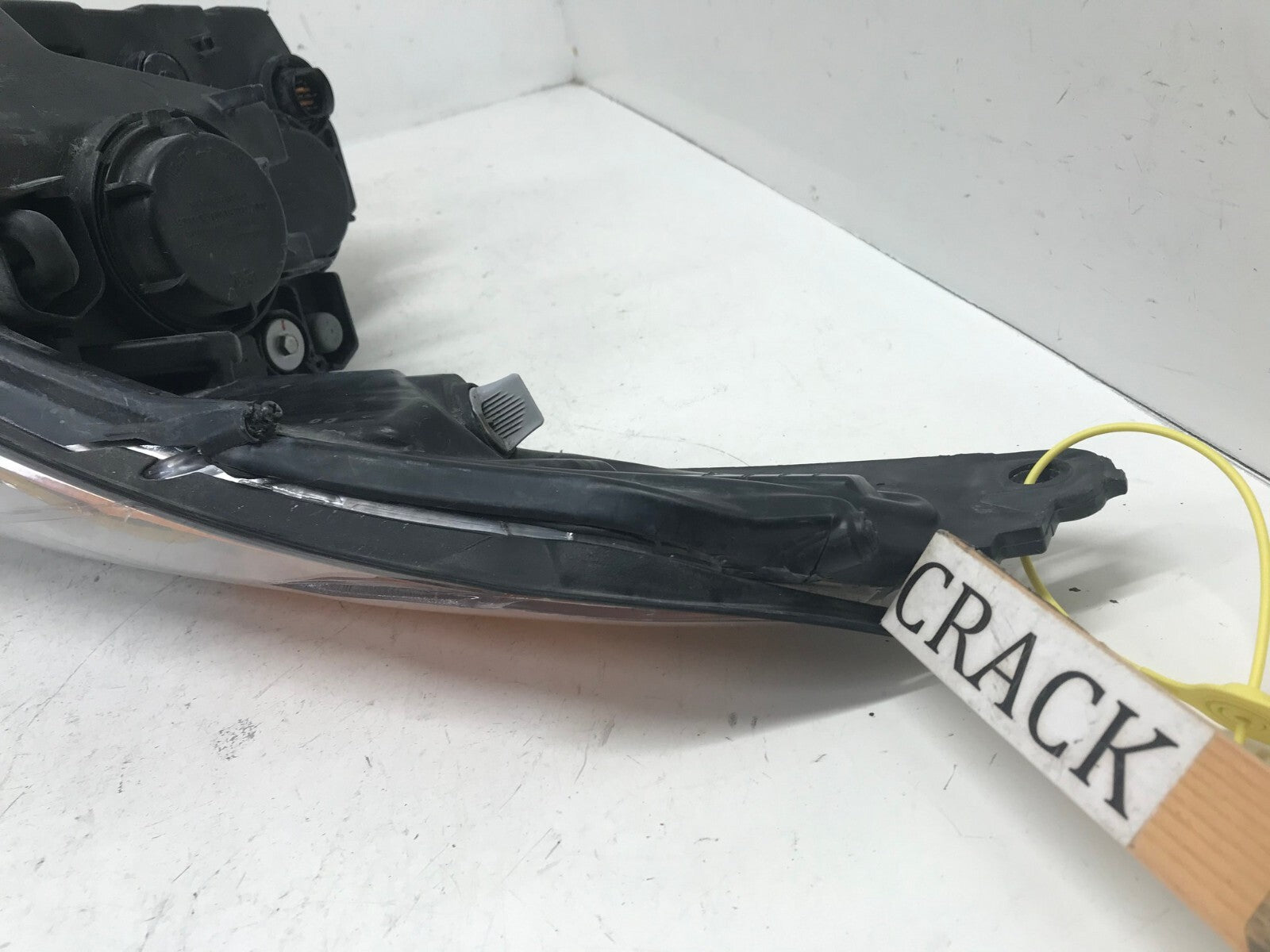 Headlight Damaged Right RH 12-2017 Hyundai Veloster PARTS ONLY 92102-2V030 OEM