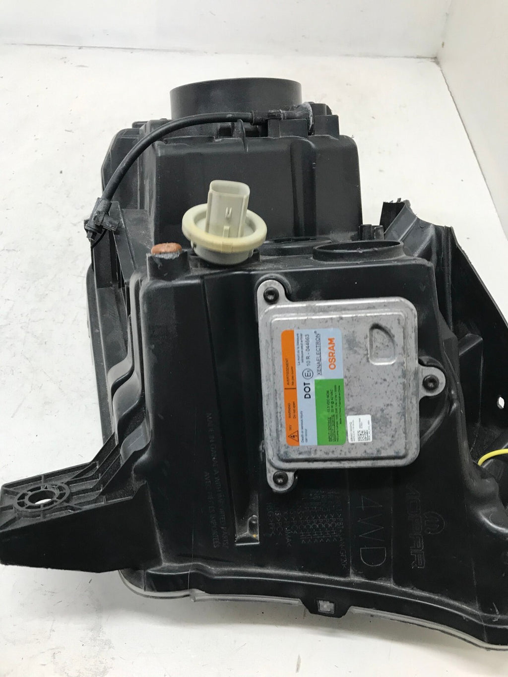 Headlight Damaged Left Driver LH Dodge Durango 2016-2020 68261183AE OEM