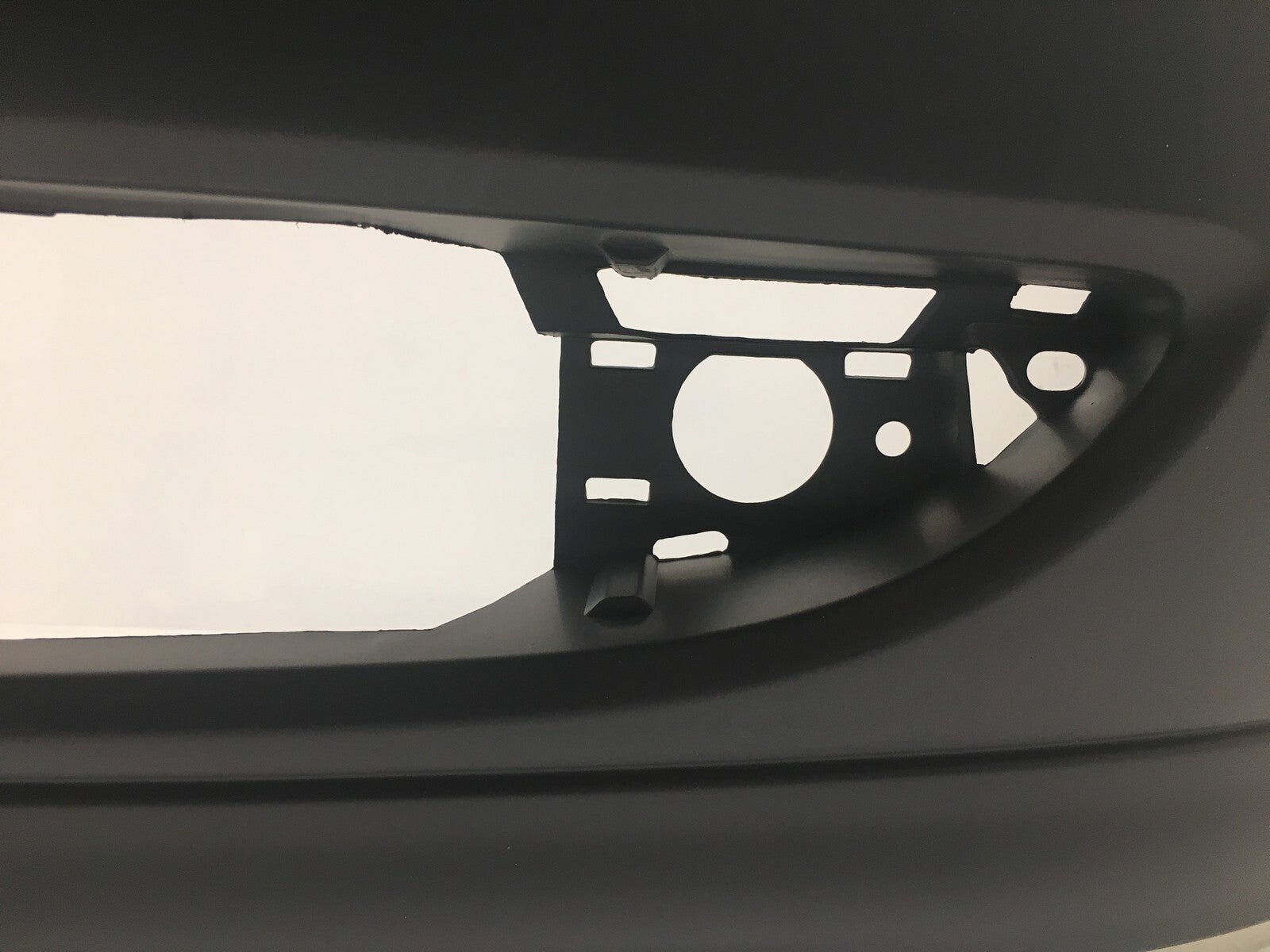 Front Bumper Cover Ford Focus w/ fog lamp holes Never painted 2000-2004 OEM2