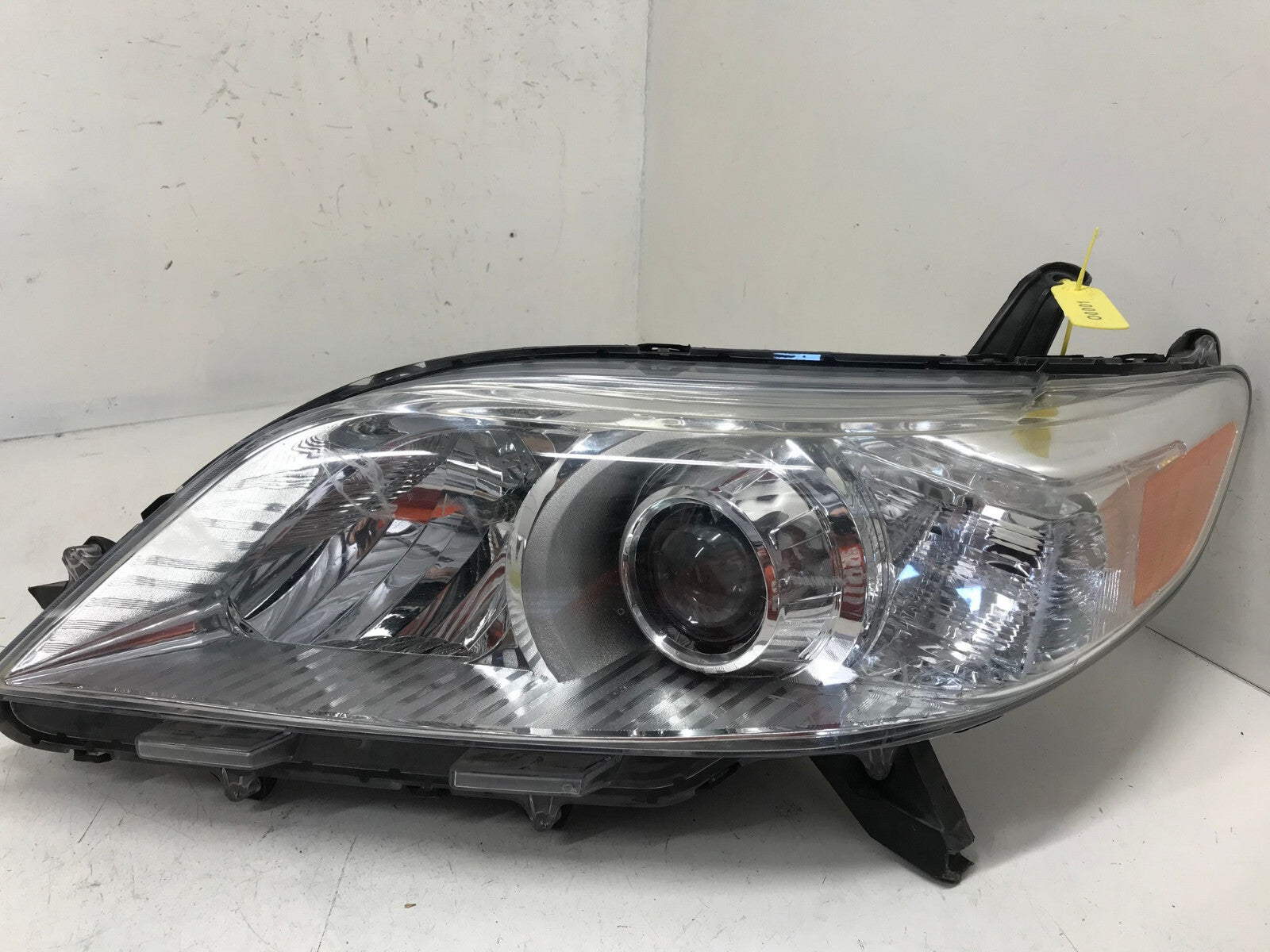 Halogen Headlight Damaged lamp Driver LH Toyota Sienna 11-20 81150-08030 OEM2