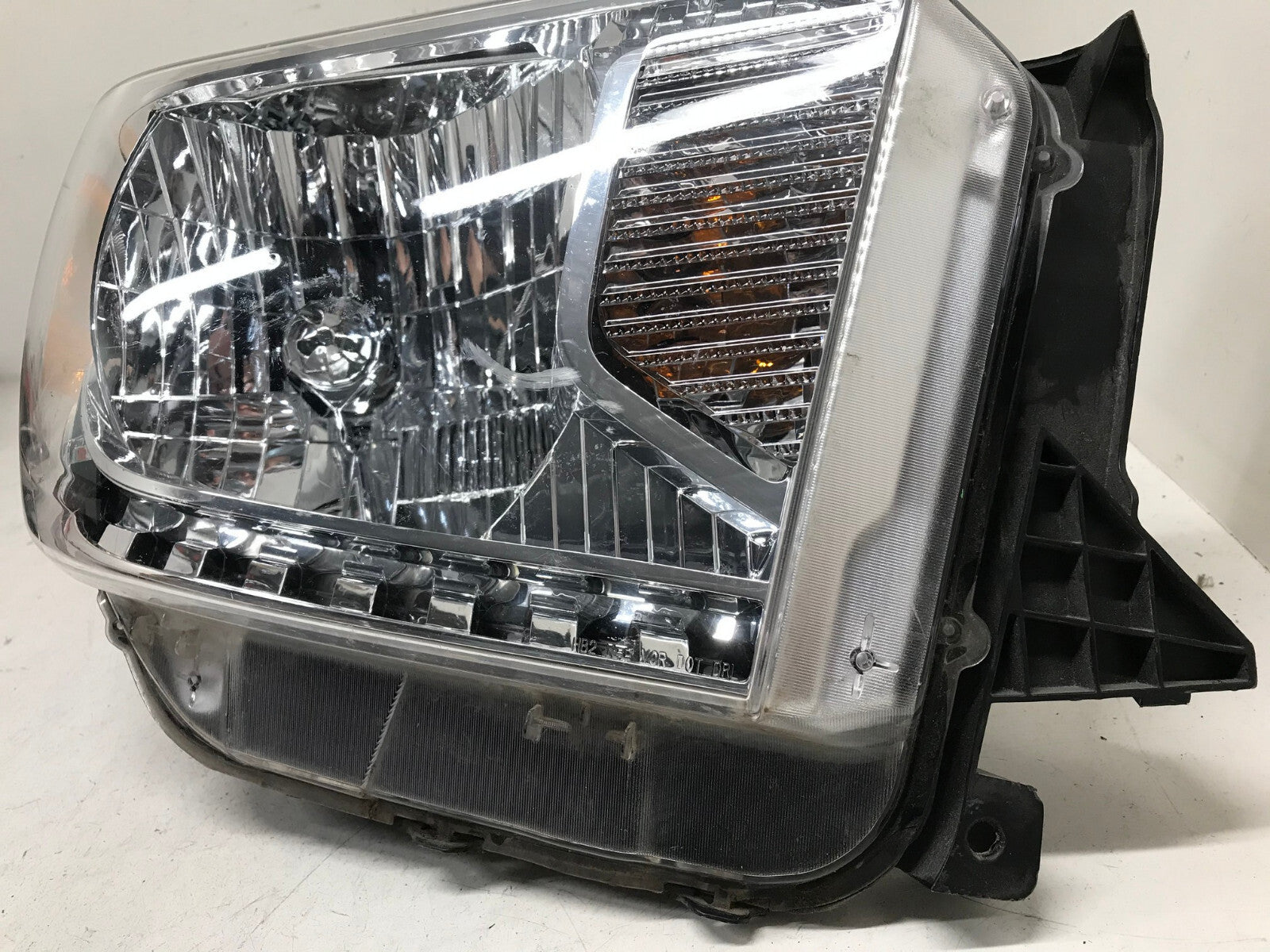 Headlight Damageds Signal Right Passenger RH Toyota Tundra 2014-2017 OEM3
