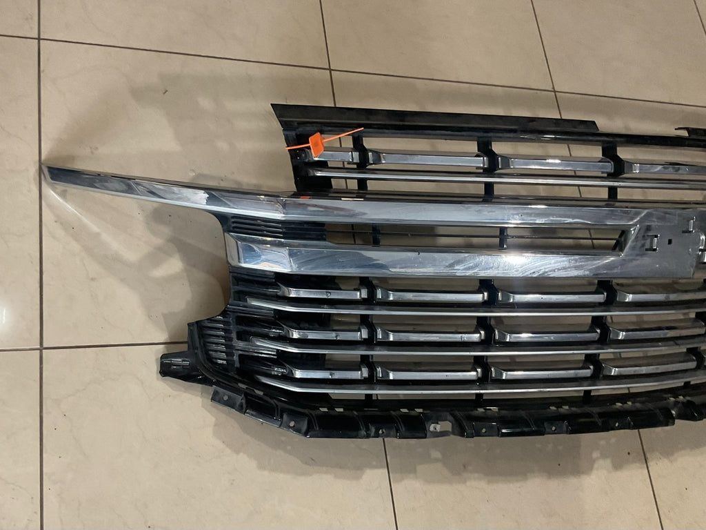 Grille Grill Black/Silver 2021-2022-2023-2024 Chevrolet Tahoe 32020088 OEM