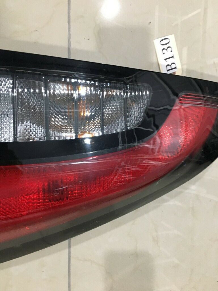 Tail light Damaged Halogen Right RH Passenger Kia Soul 2014-2017 Original
