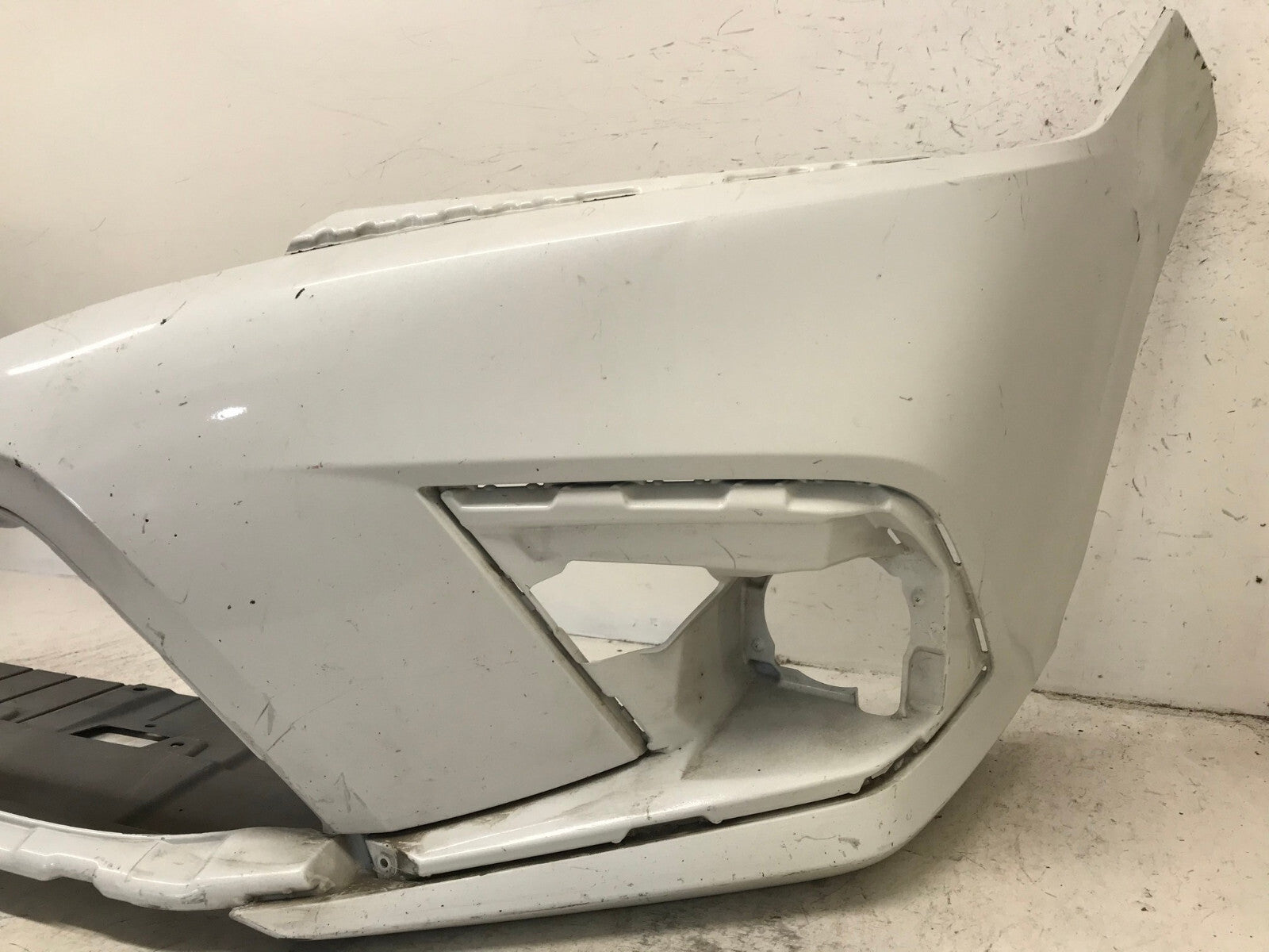 Front Bumper Cover White 2022 2023 Honda Civic EX/LX/Sport 71101-T20-A000 OEM