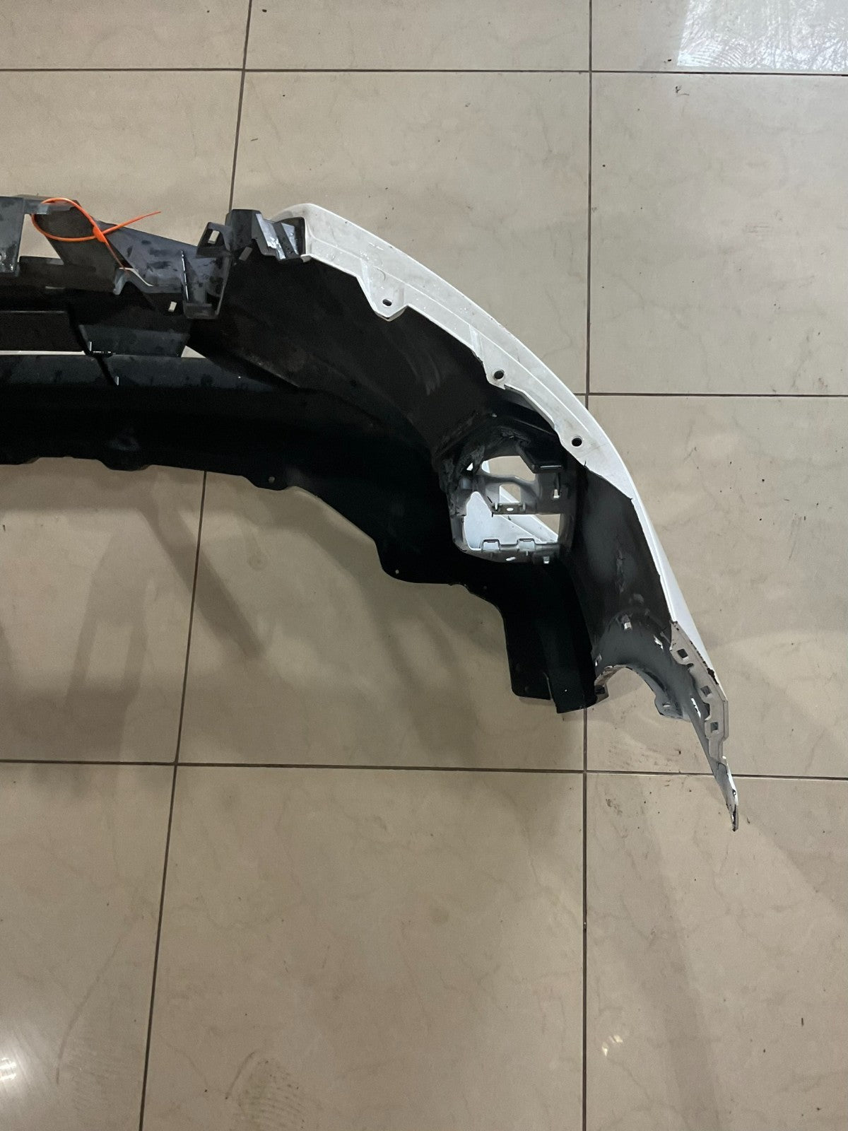 Front Bumper Cover White 2021 2022 Nissan Kicks S/SV/SR 62022+5r00h OEM