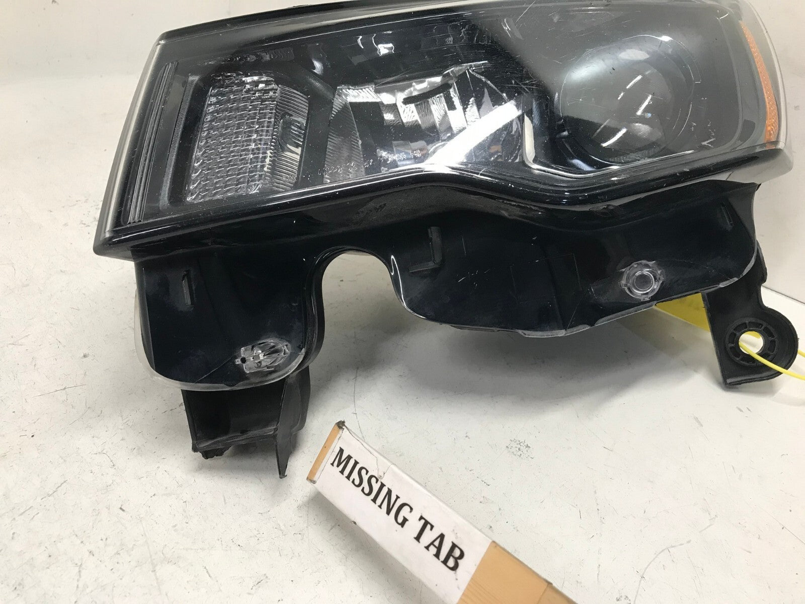 Headlight Damaged Left LH Driver Jeep Grand Cherokee 17-19 68266647AD OEM