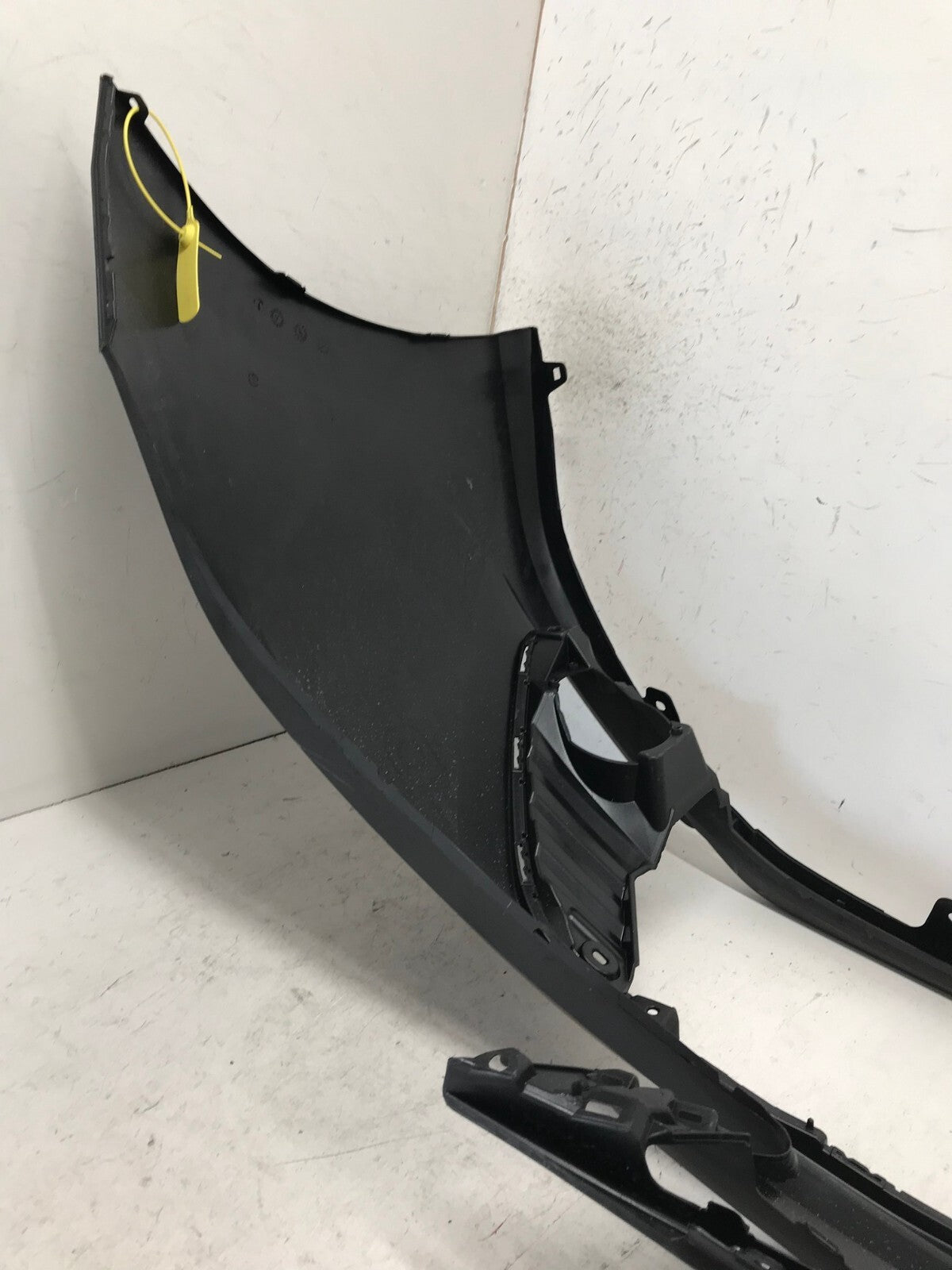 Front Bumper Cover Black 2018 2019 2020 Toyota Camry L/LE/XLE/Hybrid CAPA