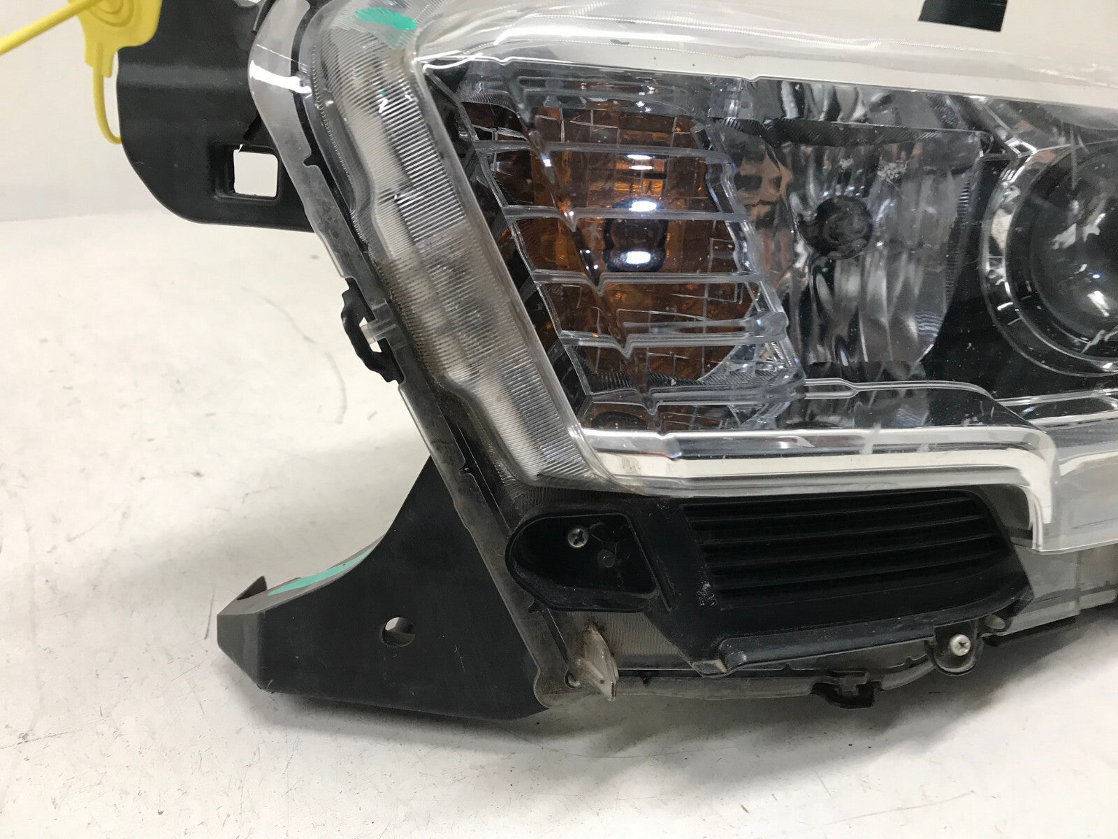 Halogen Headlight Damaged LED DRL Left Driver LH Toyota Tacoma 2016 -2019 OEM4