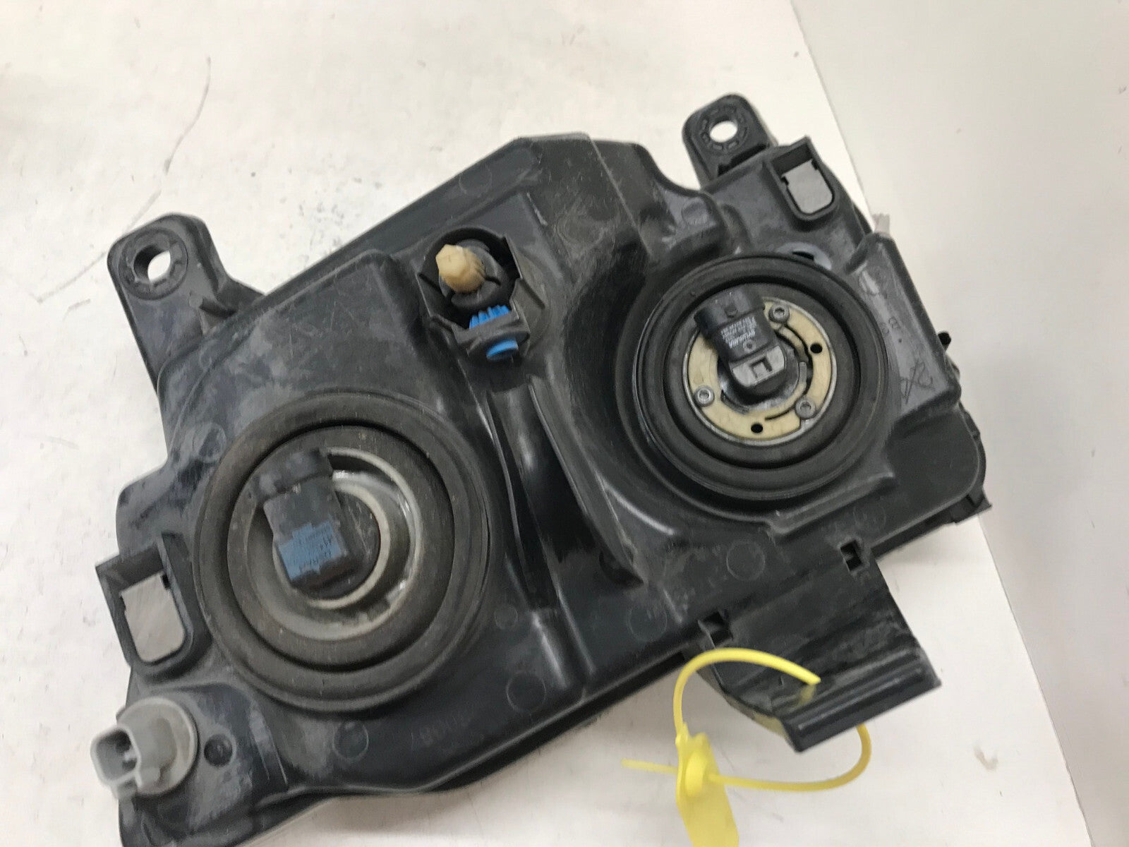 Halogen Headlight Damaged Passenger RH Jeep Compass 2013-2017 68171214AA OEM