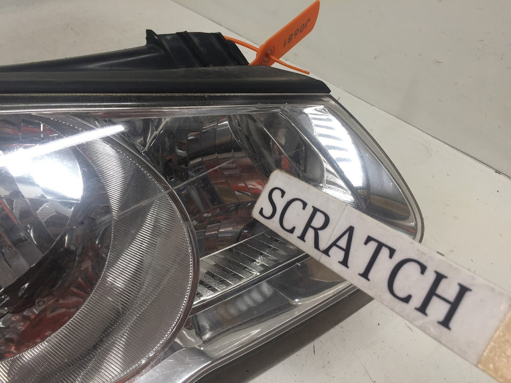 Headlight Damaged Right Passenger RH Hyundai Elantra 2010 921022H051 OEM