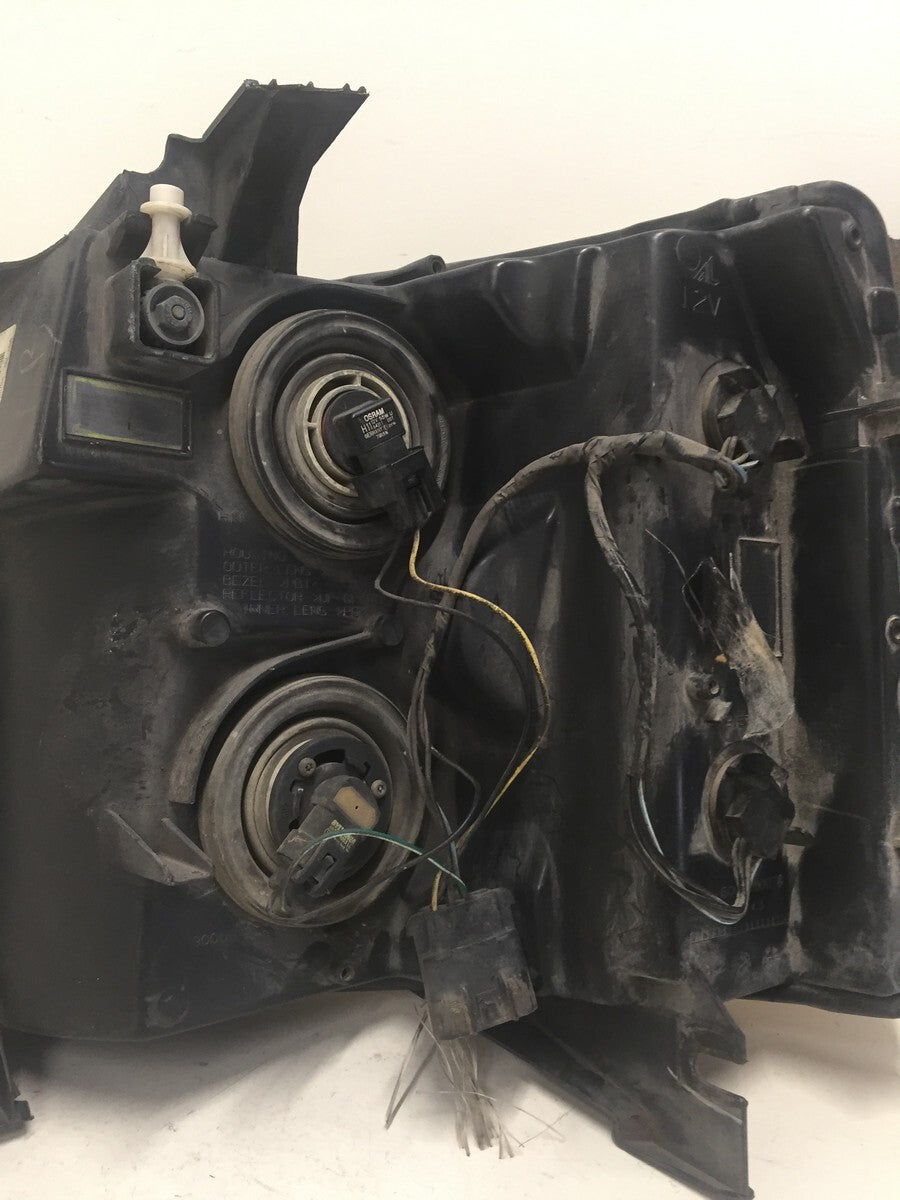 Headlight Damaged Rights RH Chevy Silverado 1500 2500 3500 07-13 22853028 OEM2