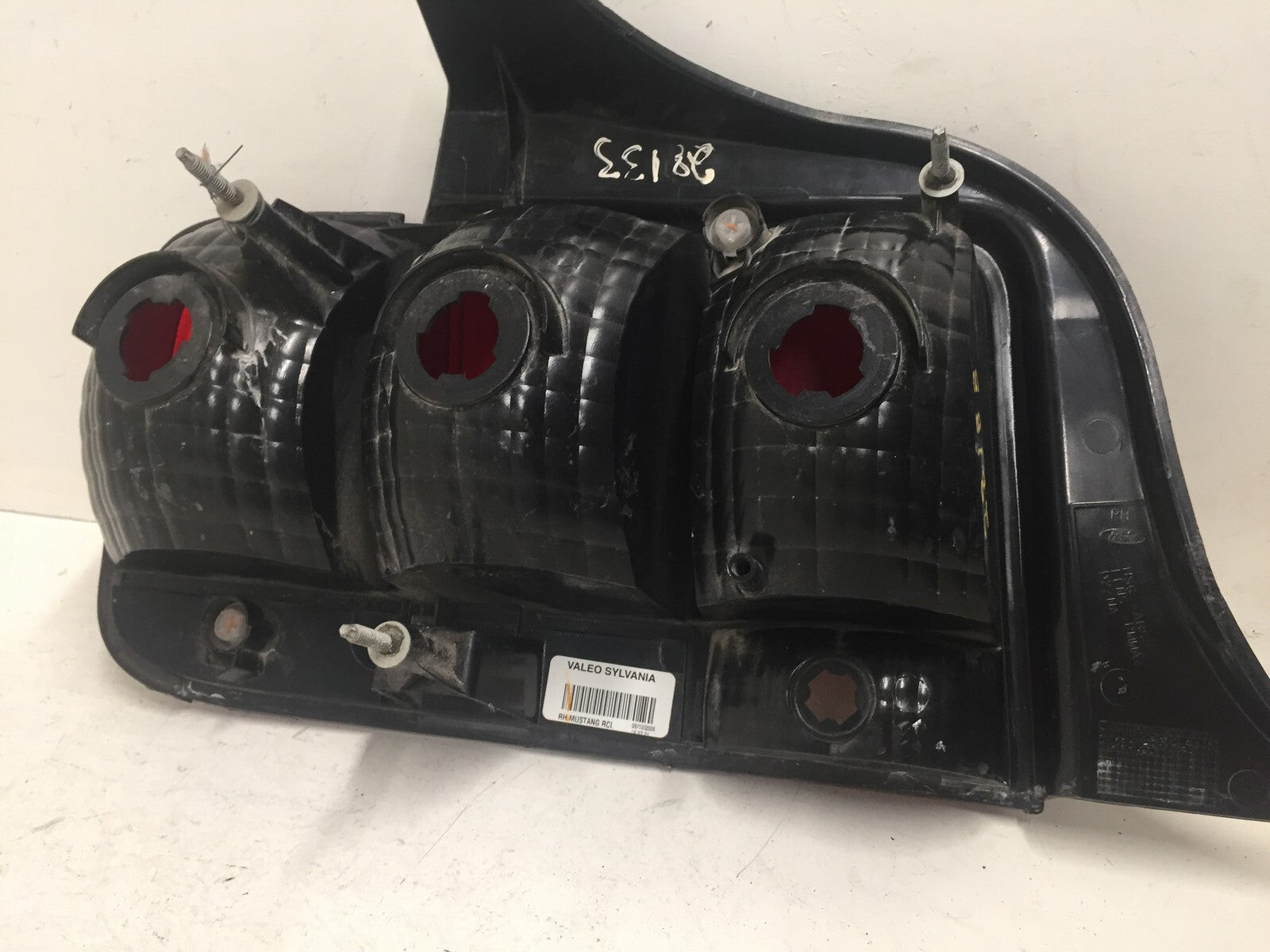 Tail light Damaged Lamp Right Passenger RH Ford Mustang 2005-2007 OEM2