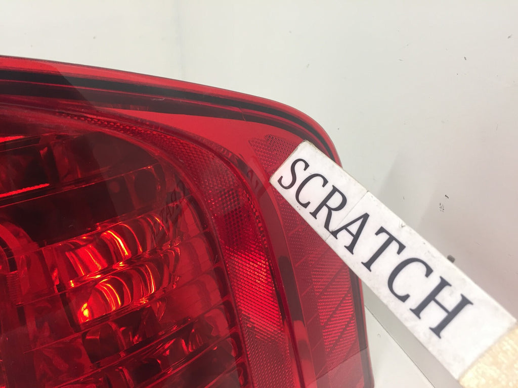 Halogen Tail light Damaged Passenger RH Ford Edge 2011-2014 BT43-13B504-AE OEM