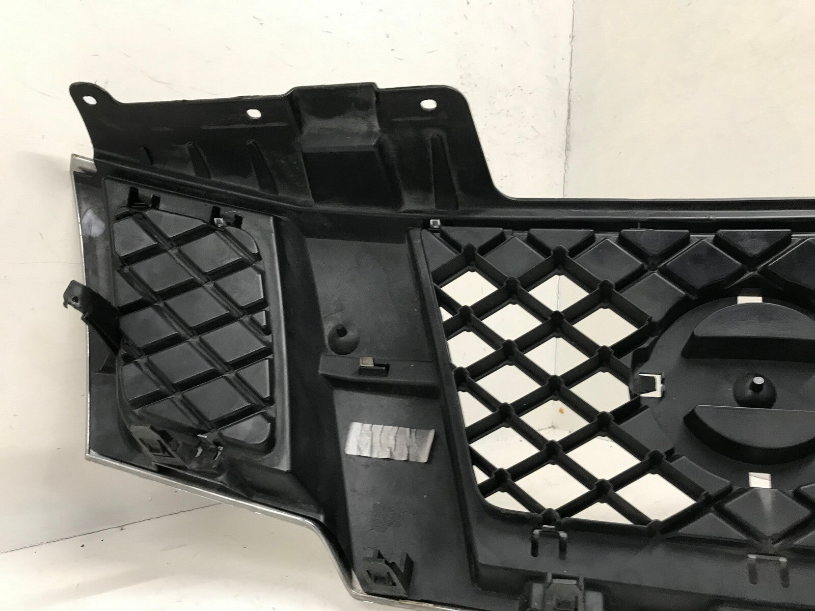 Grill Grille 2009-2020 Nissan Frontier 62310-9BA0A OEM