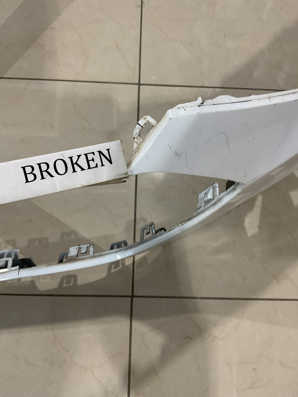 Front Bumper LOCAL White 18-21 Chevrolet Traverse 23234804 OEM