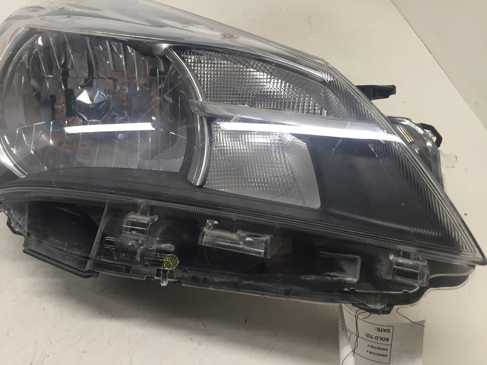 Headlight Damaged Passenger Right RH Toyota Yaris HB 2015-2017 81130-0DA70 OEM