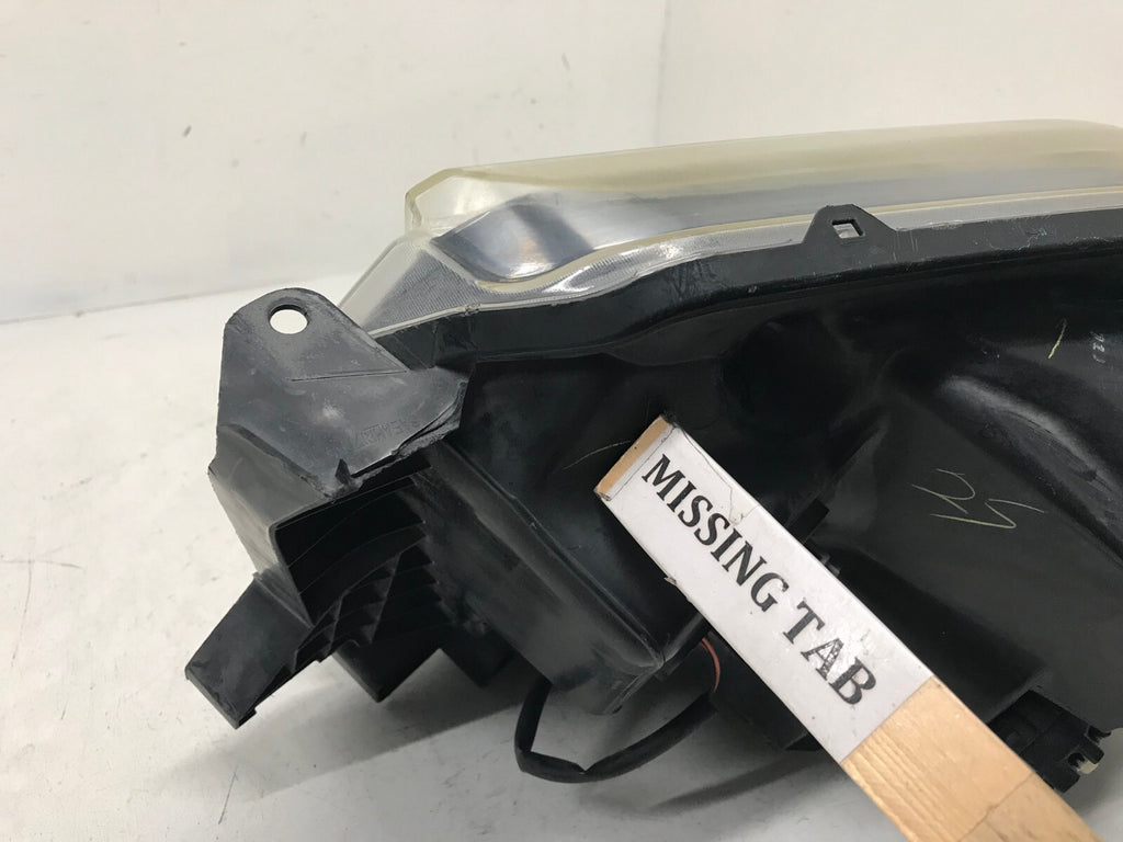 Headlight Damaged Right passenger RH Toyota Tundra 2014-2020 811100C081 OEM