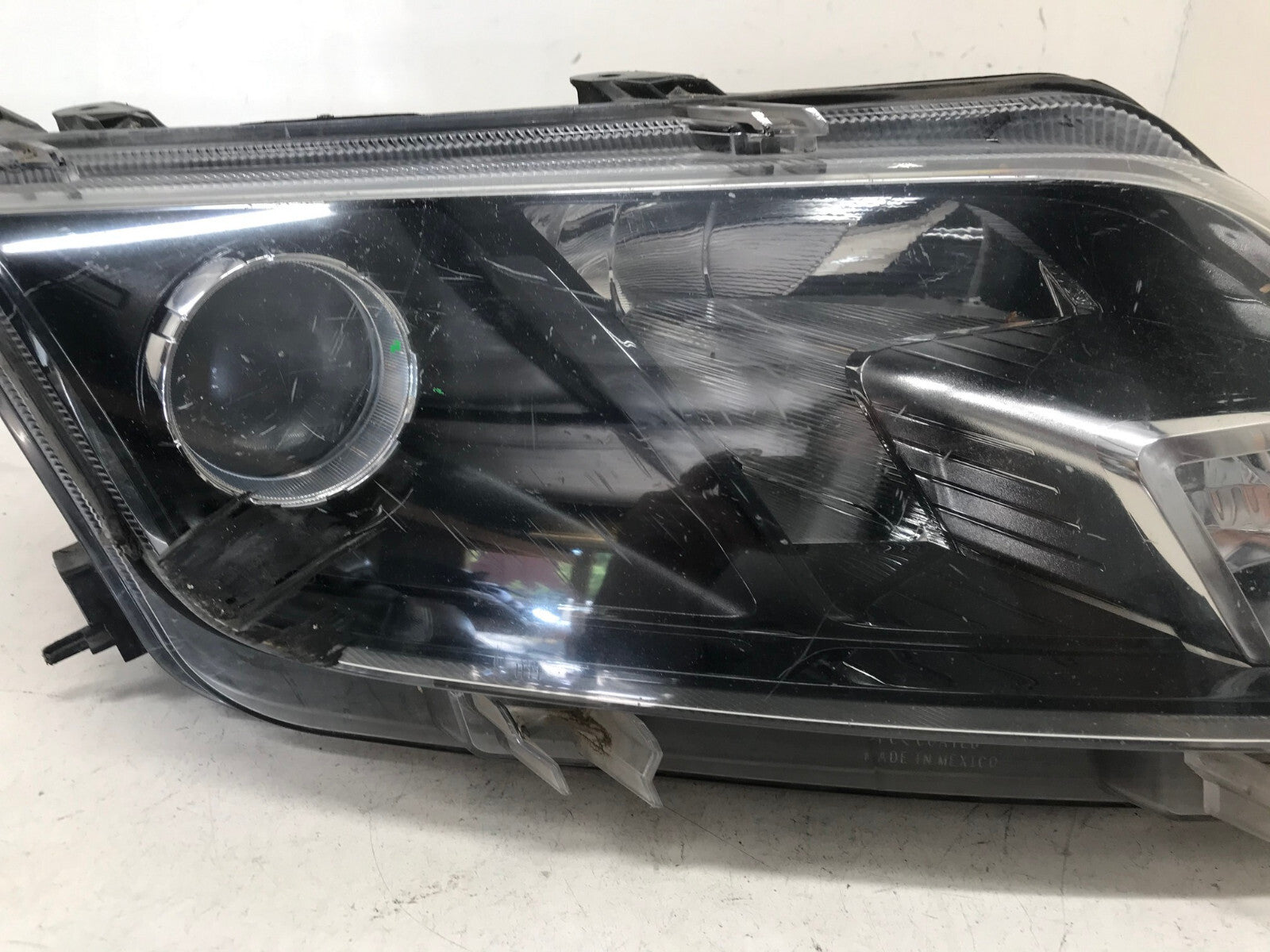 Headlight Damaged Passenger RH 2010 2011 2012 Ford Fusion 9E5Z13008A OEM