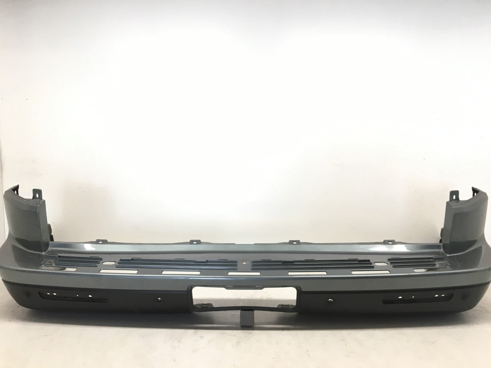 Rear Bumper Cover Land Rover LR3 HSE SE w/Sensor Holes 1BC 05-08 9H22-17D822 OEM