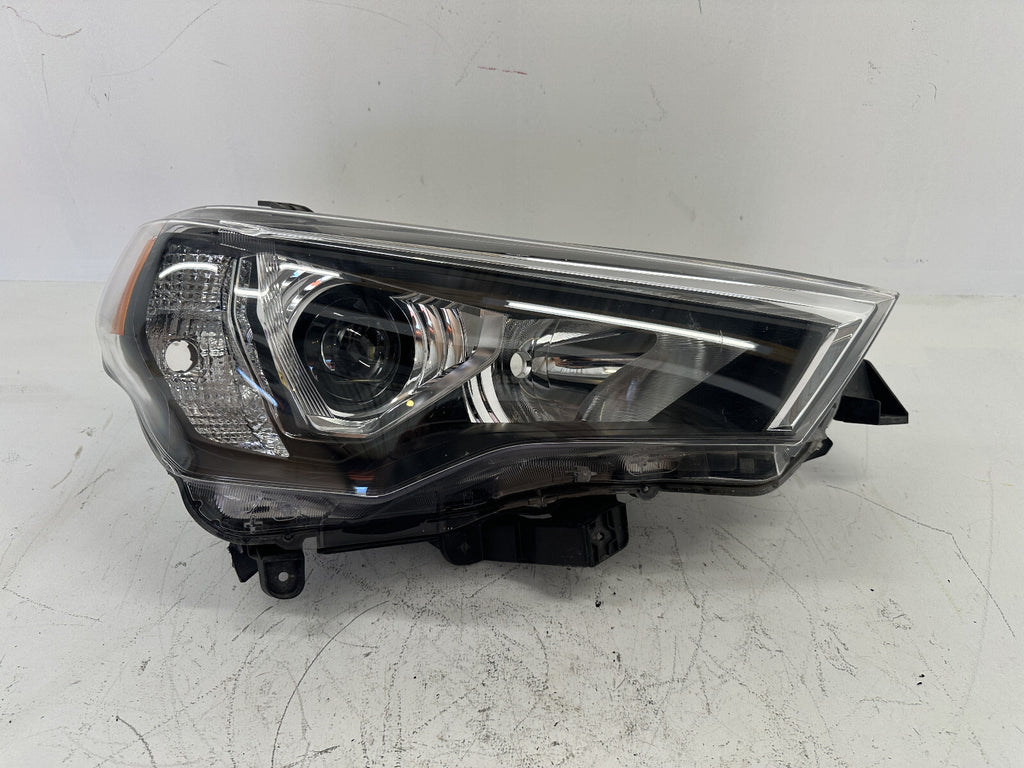Headlight Damaged Right Passenger RH 2014 - 2019 Toyota 4Runner 8113035541 OEM