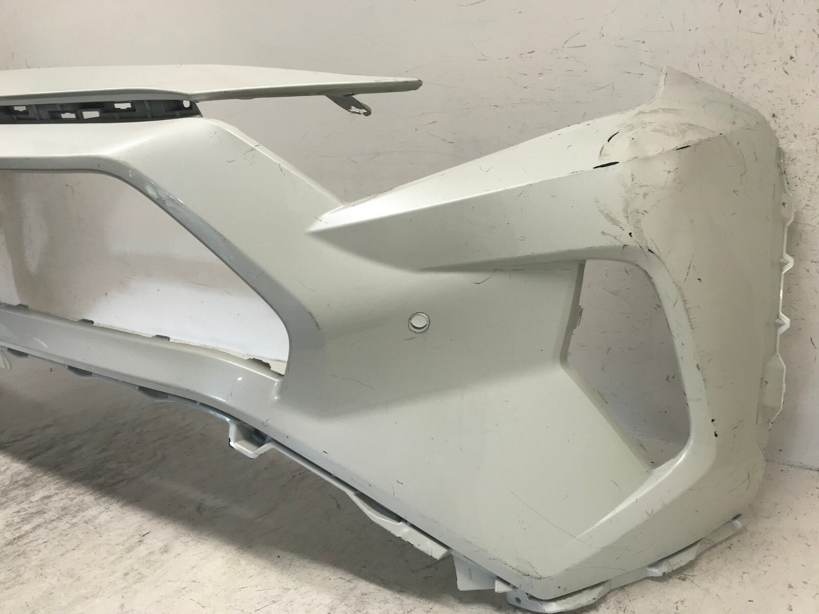 Front Bumper Cover 070 19-2021 Toyota RAV4 LE/XLE/XLE Premium w/Sensor Holes OEM