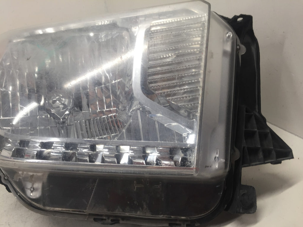 Head light Damaged Lamp Right Passenger RH Toyota Tundra 2014-2020 OEM