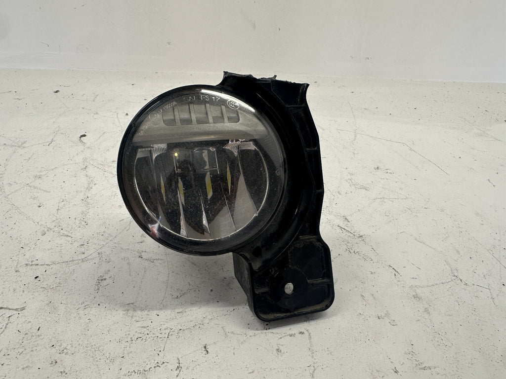 Fog light Damaged Passenger RH 2018-2021 Jeep Wrangler Gladiator 68304048AF OEM